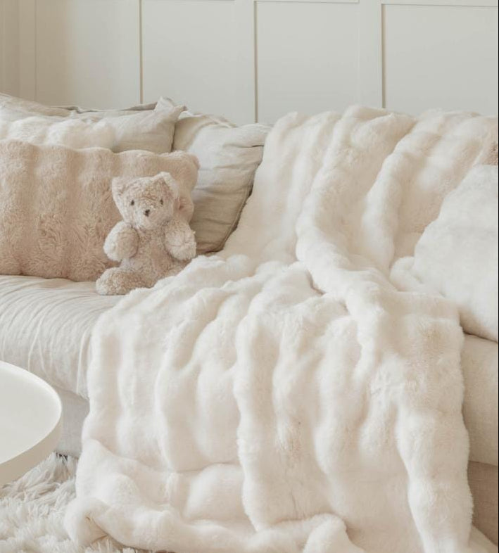 Faux fur tæppe - Offwhite 140 X 220 cm. Lammeskind OtherStuff