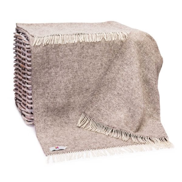 Øko uldplaid i 100% uld - Pale grey m. sildebensmønster (132x190 cm) Uldplaiden.dk