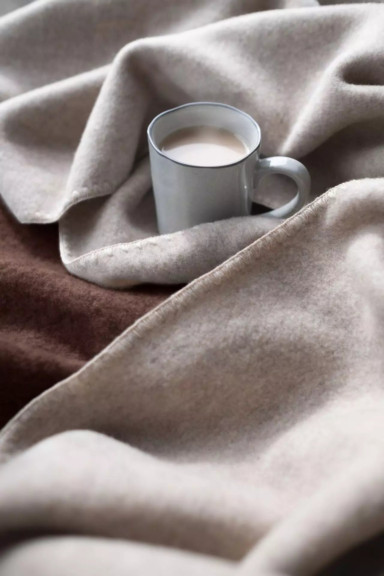 Øko uldplaid i merinould - Sand Uldplaiden.dk