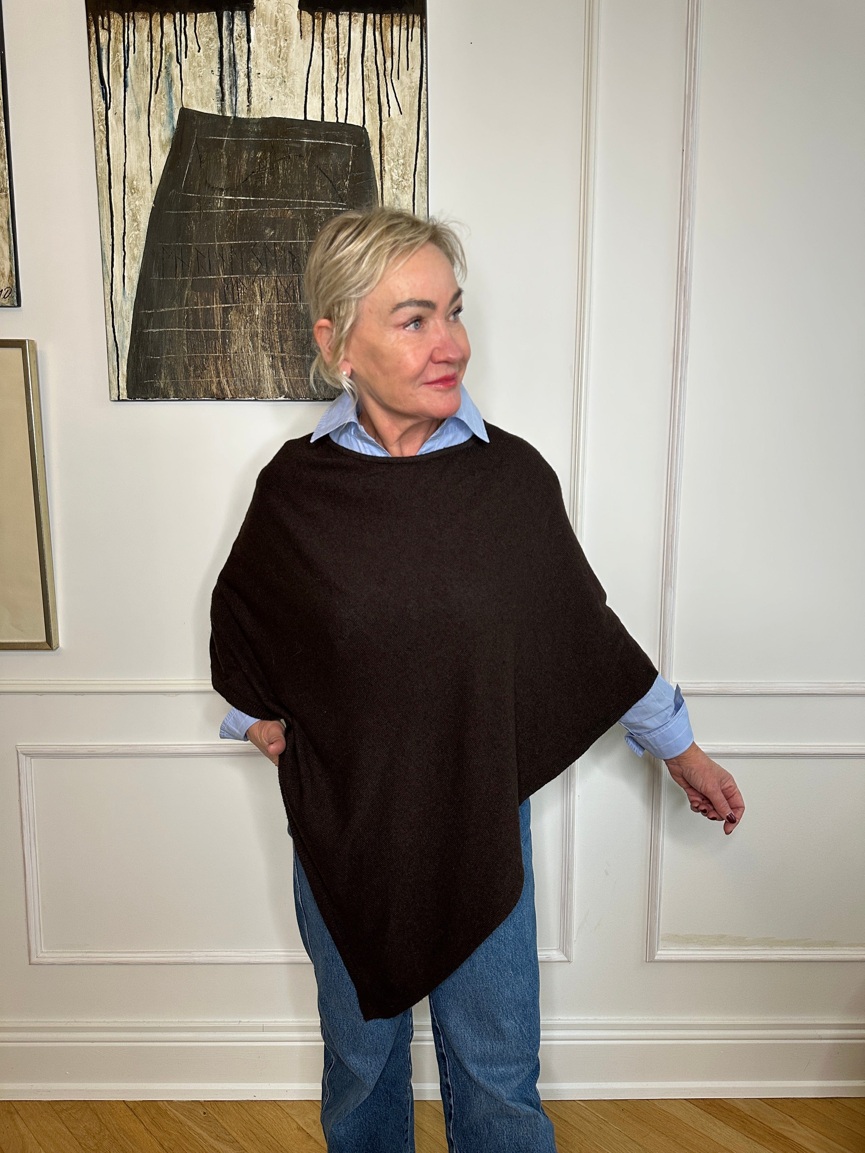 Poncho i 10% cashmere - Mørkebrun Uldplaiden.dk