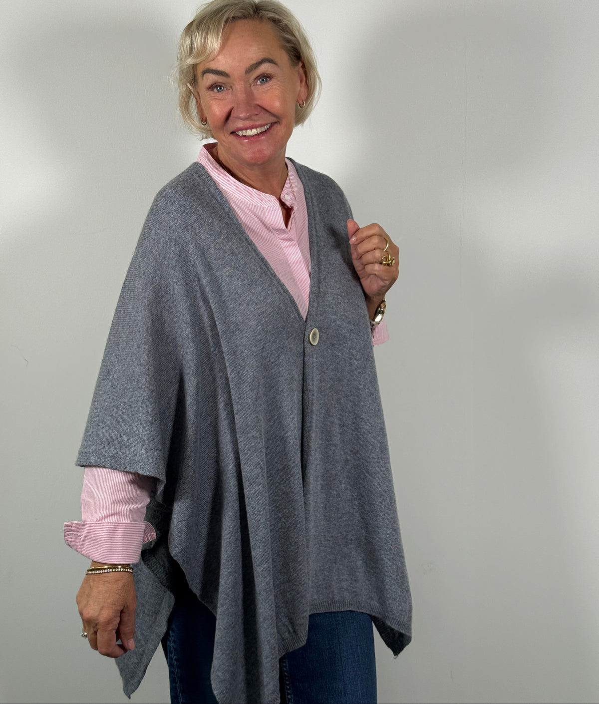 Poncho i 5% cashmere - Grå meleret-One size Uldplaiden.dk
