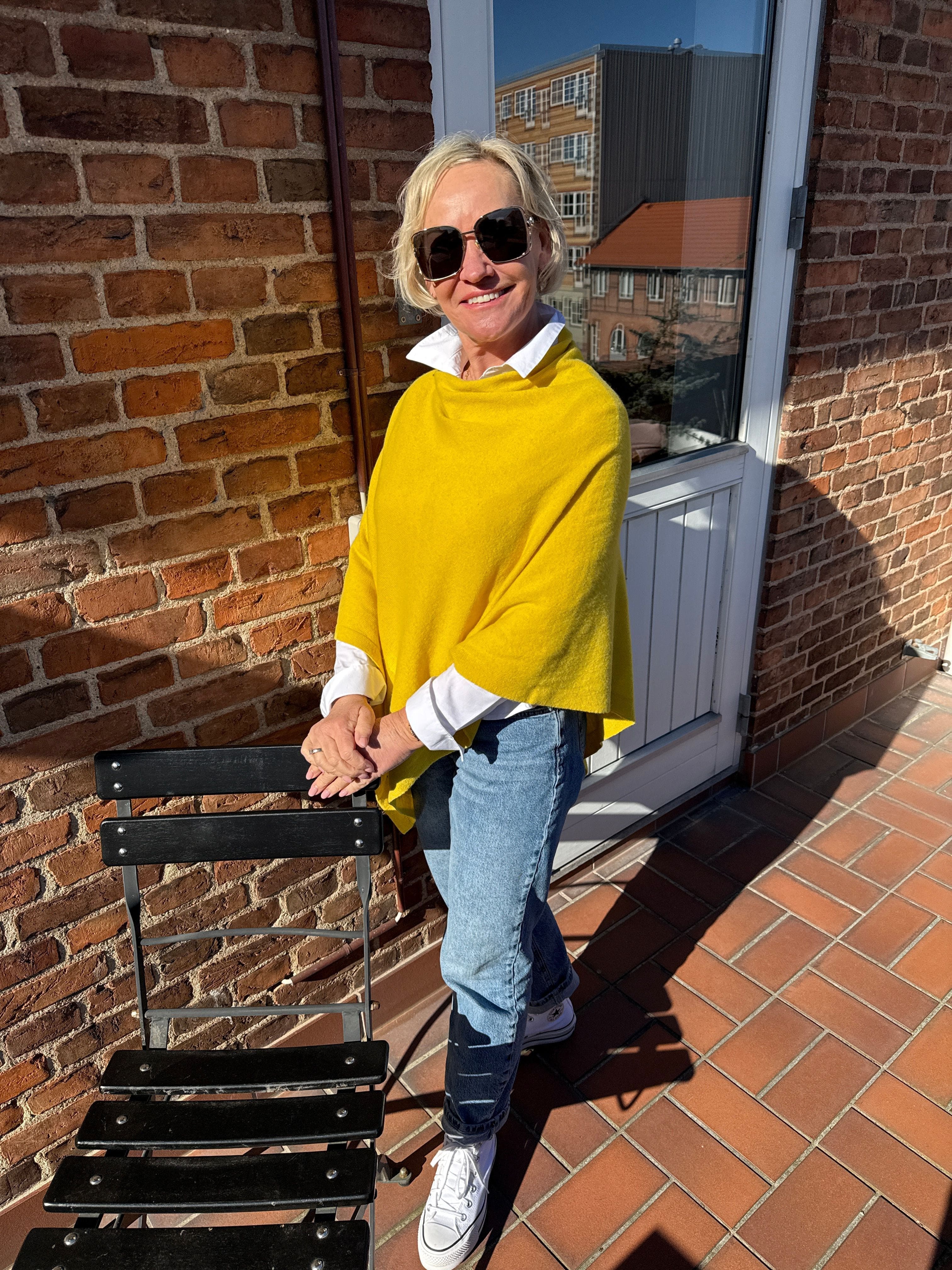 Poncho i 5% cashmere - Gul Uldplaiden.dk