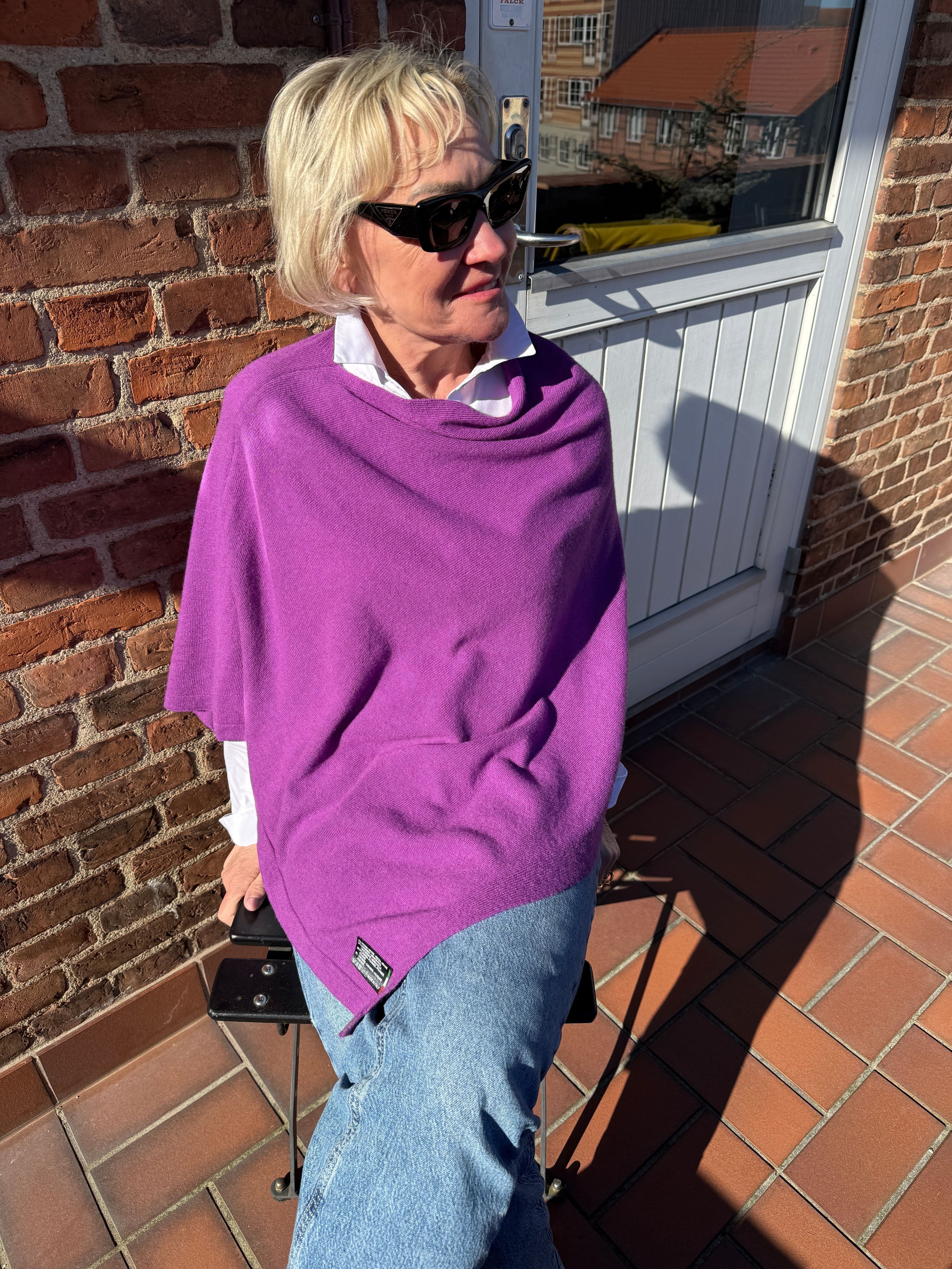 Poncho i 5% cashmere - Lilla Uldplaiden.dk