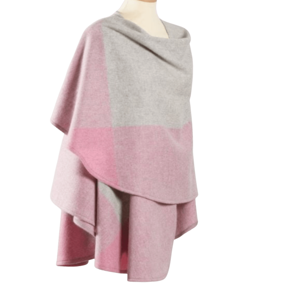 Poncho i lammeuld - Grå og pink (137x180 cm) Uldplaiden.dk