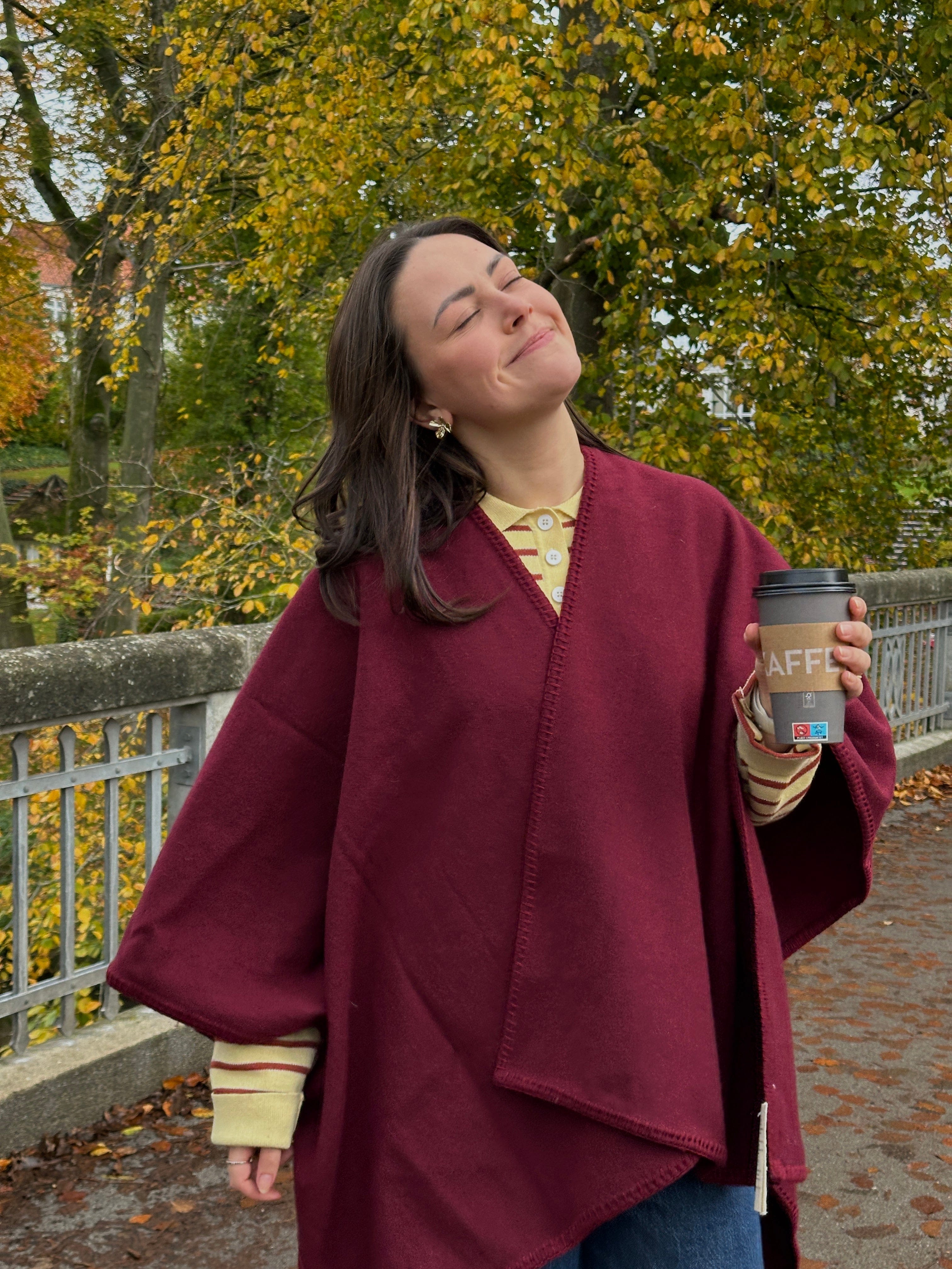 Poncho i 100% merinould - Bordeaux Poncho Uldplaiden.dk