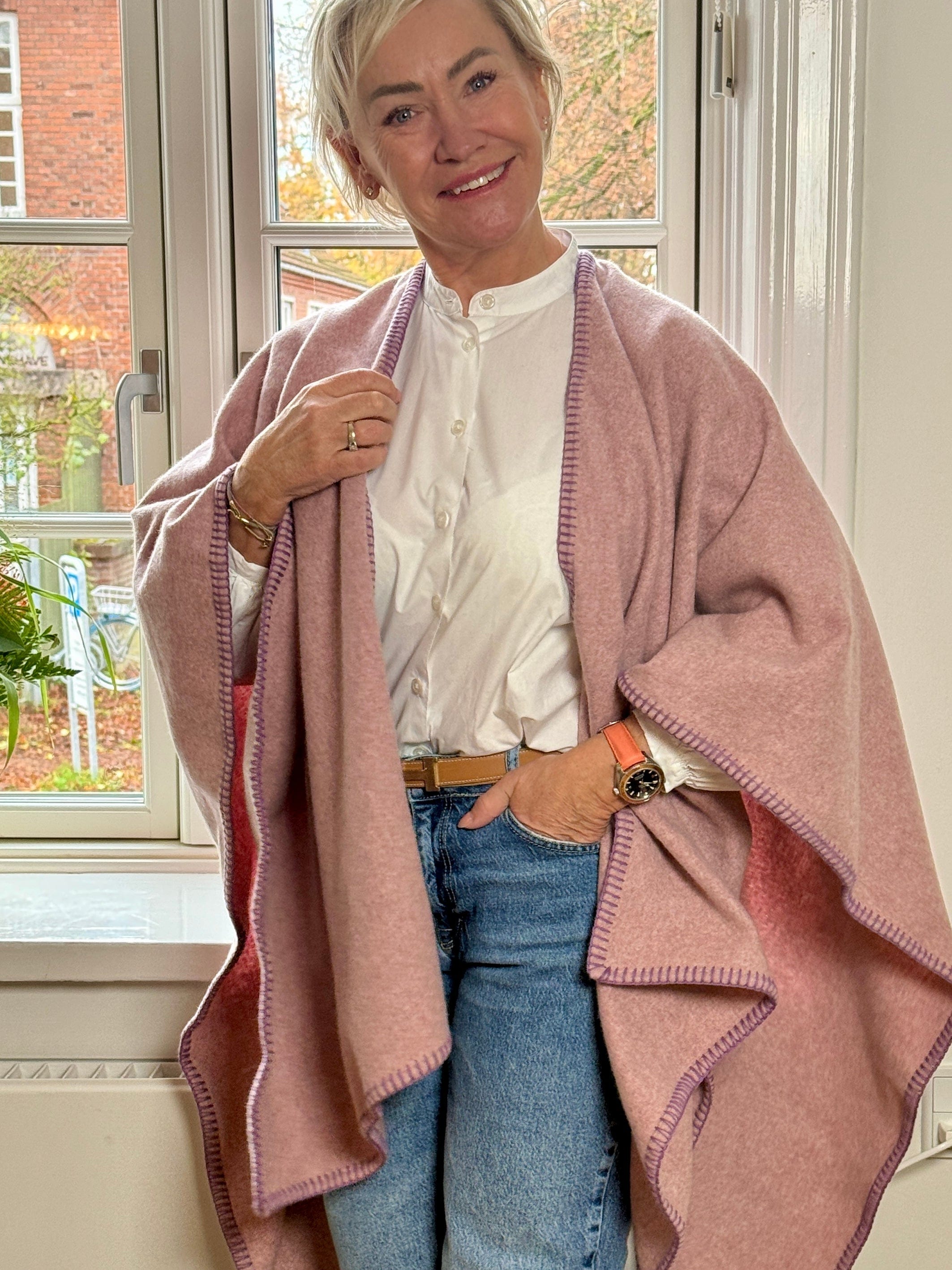 Poncho i 100% merinould - Rosa Poncho Uldplaiden.dk