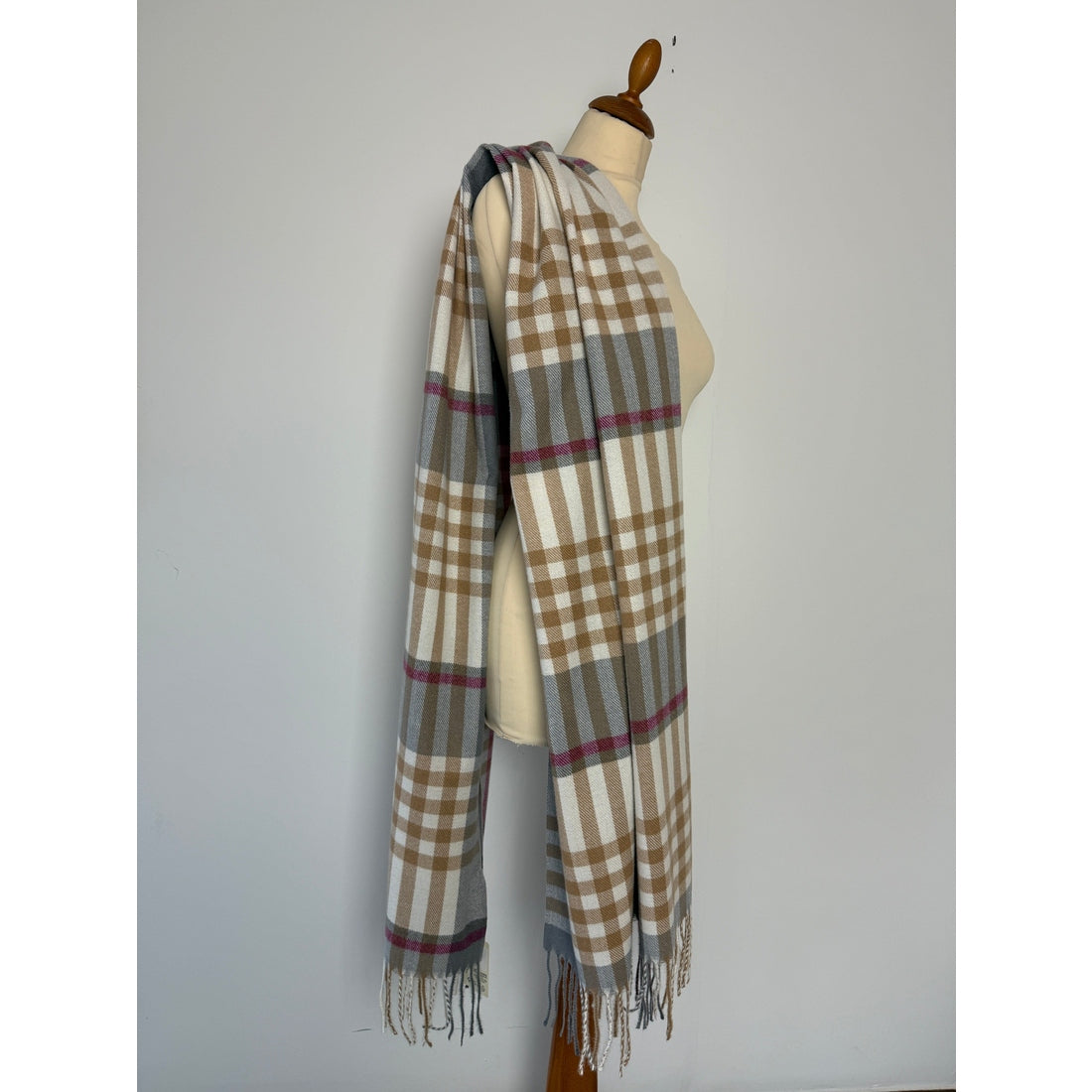 Sjal i uld - Små tern off white, grå og camel Uldplaiden.dk