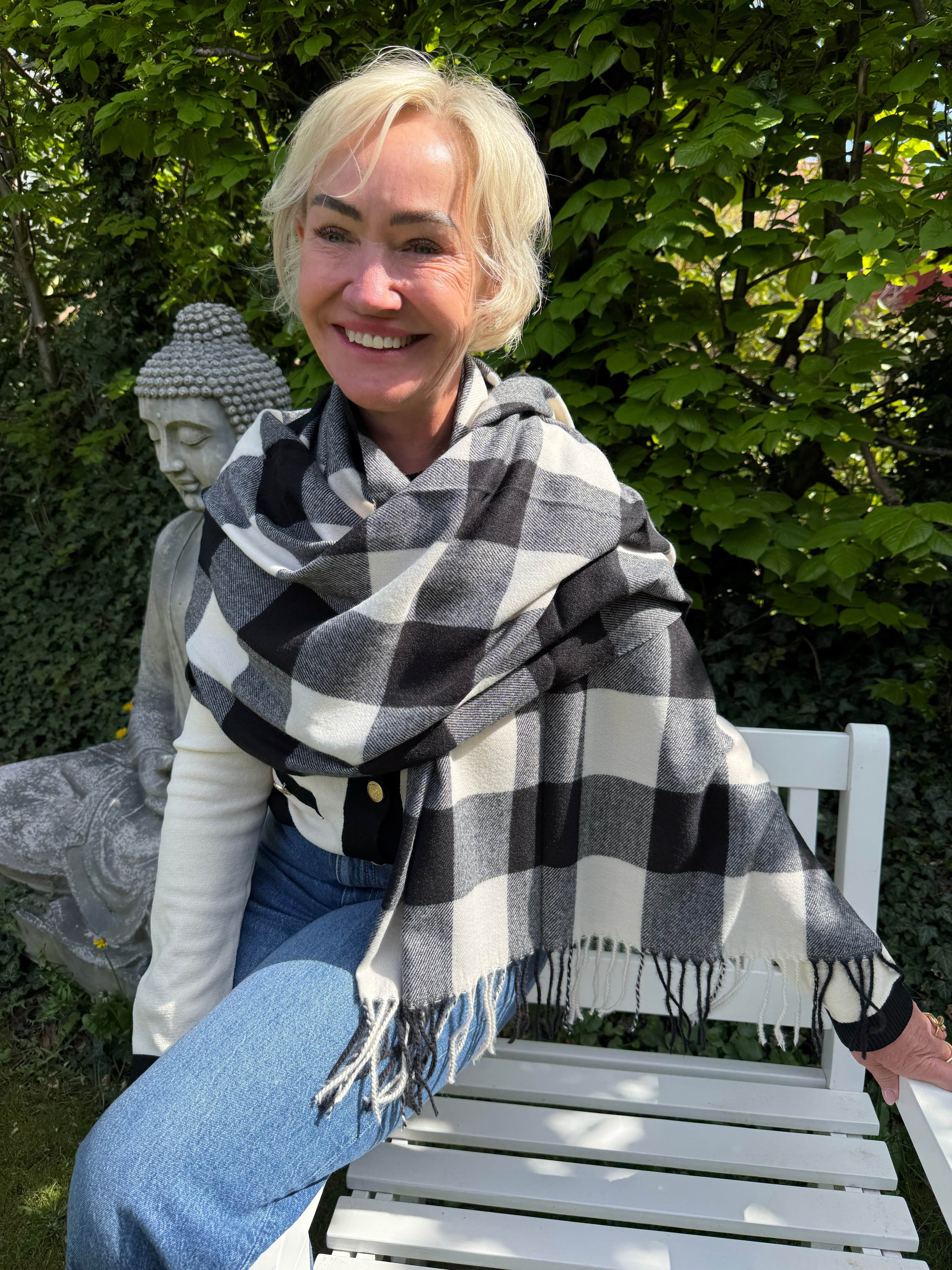 Sjal i uld - Sort/hvid ternet Uldplaiden.dk