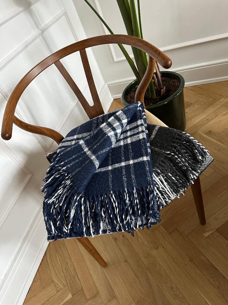Uldplaid i 100% Recycled - Mørkegrå (140x200 cm) Plaid Uldplaiden