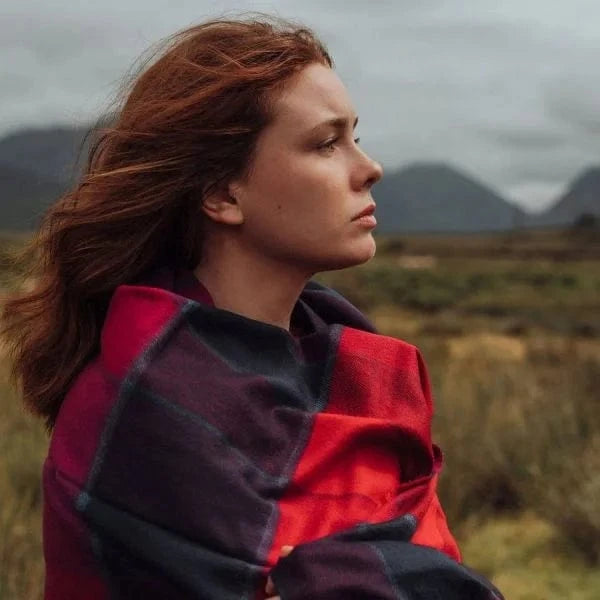 Sjal i 100% Merinould - Navy rød og lilla (76x200 cm) Tørklæder og sjaler Uldplaiden