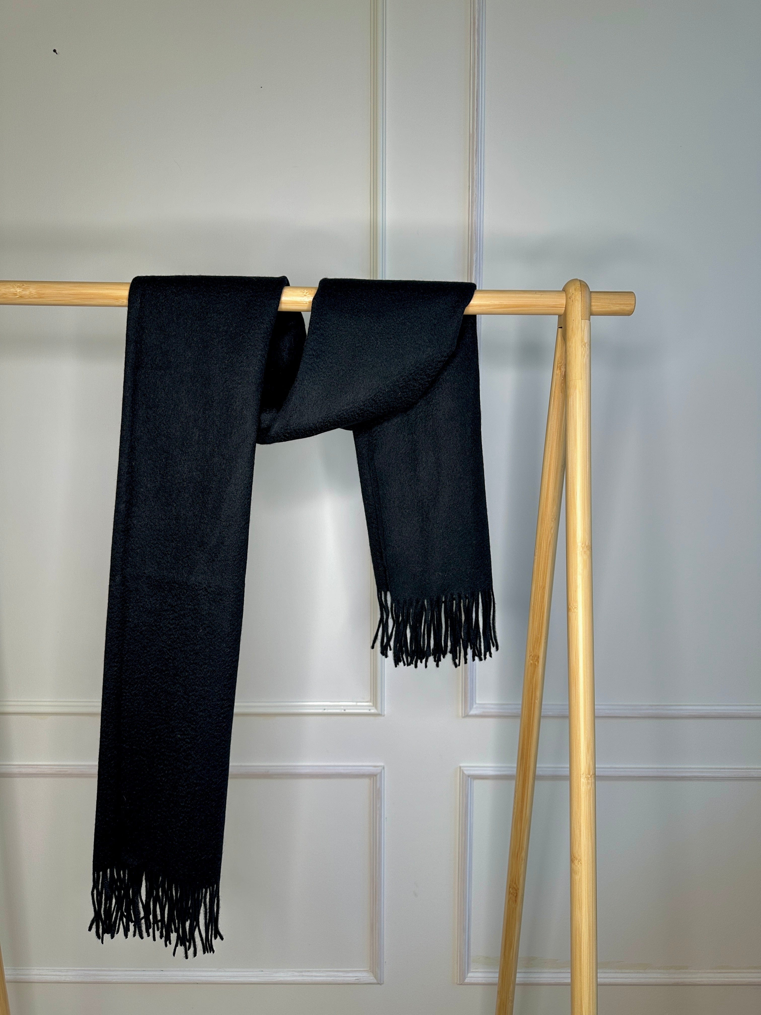 Sjal i 100% Merinould - Sort (70x200 cm) Tørklæder og sjaler Uldplaiden