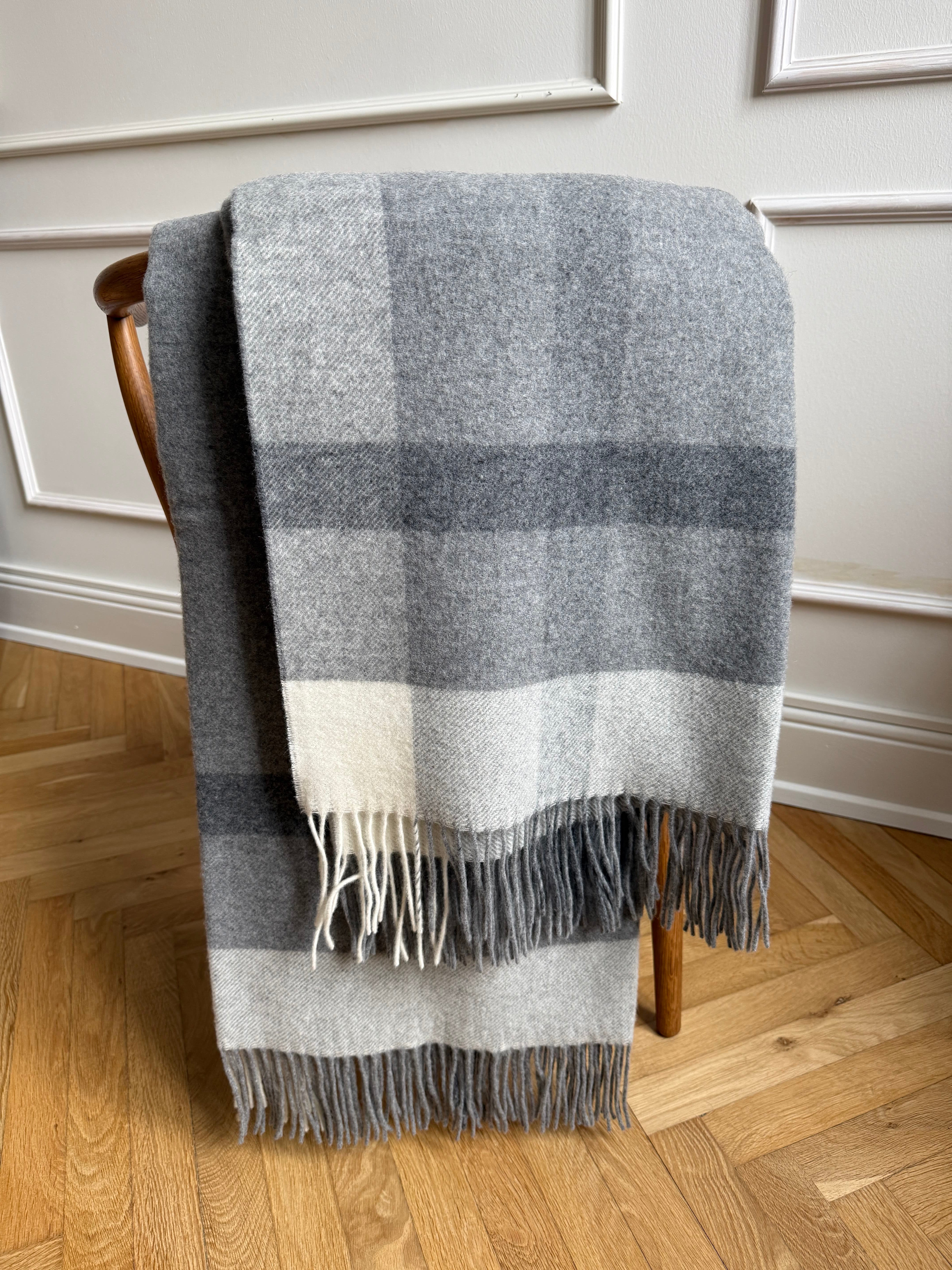 Uldplaid i 10% Cashmere - Flerfarvet Grå Uldplaid Uldplaiden