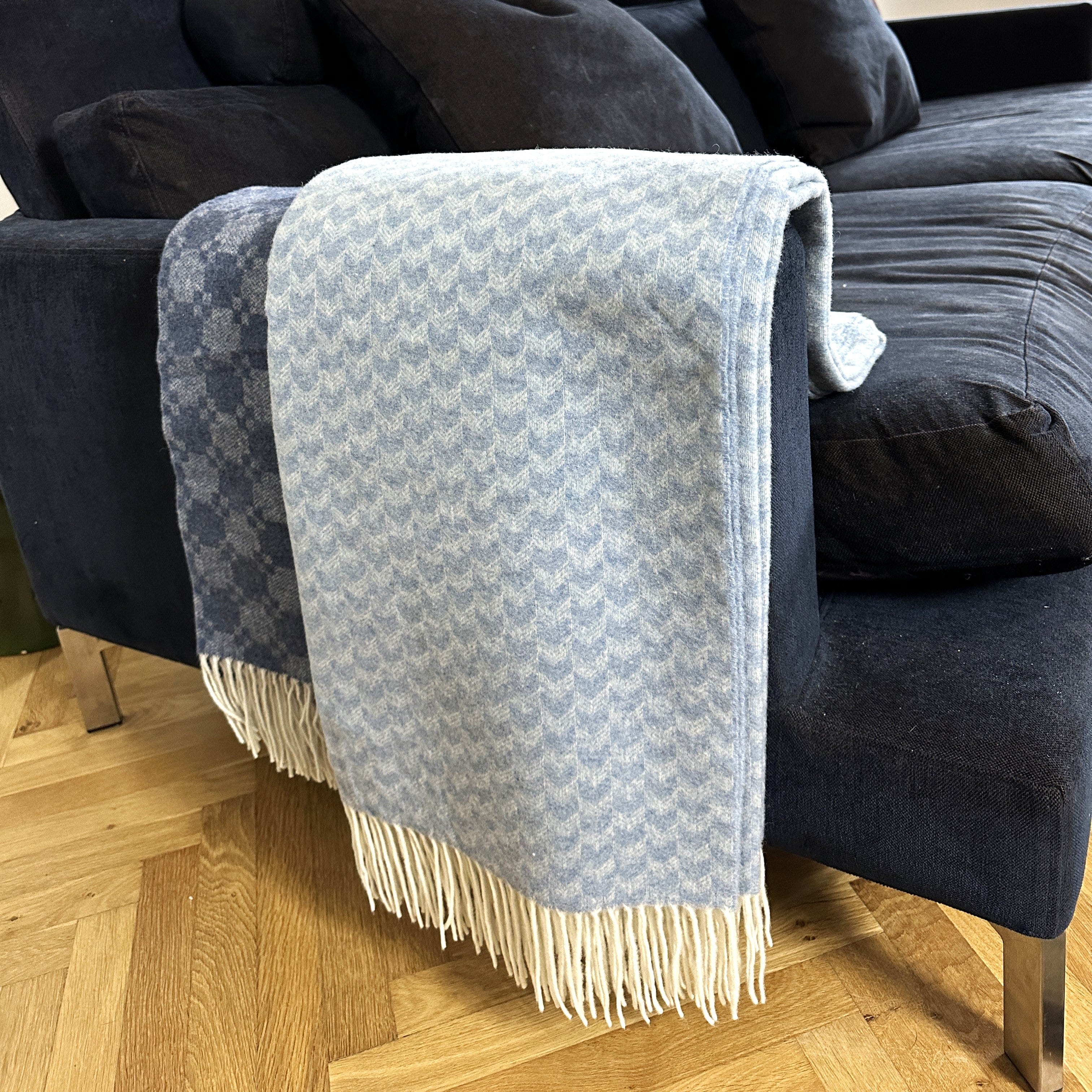 Uldplaid i 10% Cashmere - Lyseblå m. mønster(140x200 cm) Uldplaid Uldplaiden