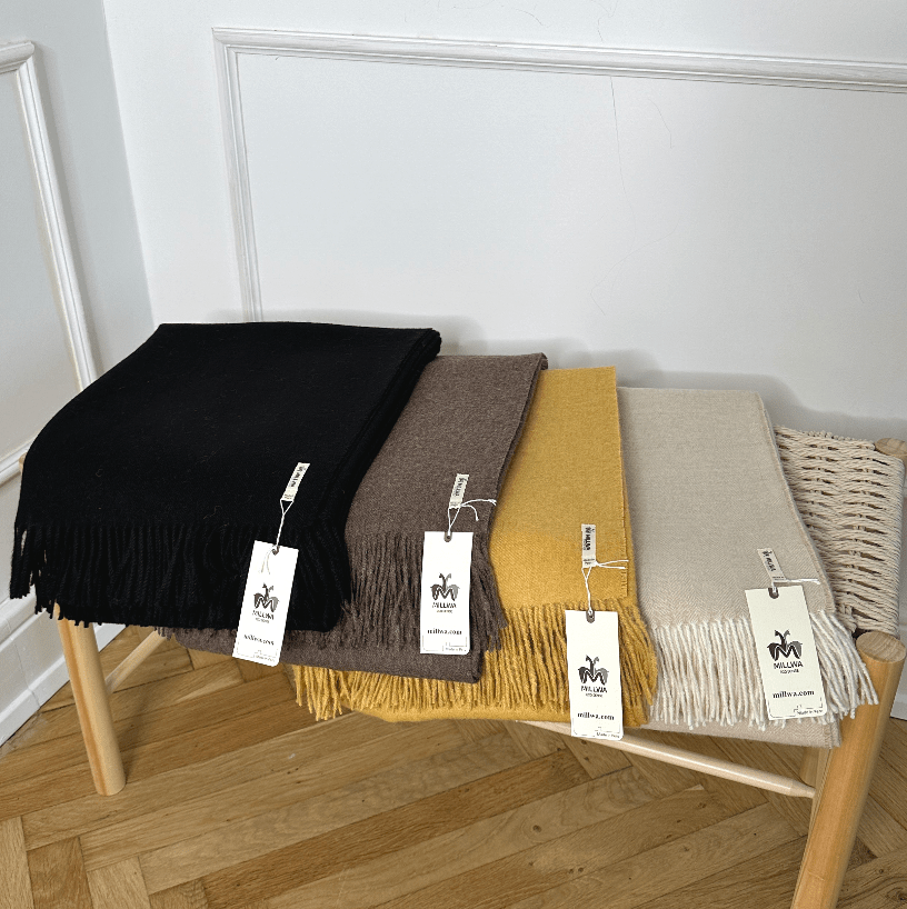 Uldplaid i 100% baby alpaca uld - Beige m. sildebensmønster (130x180 cm) Uldplaid Uldplaiden