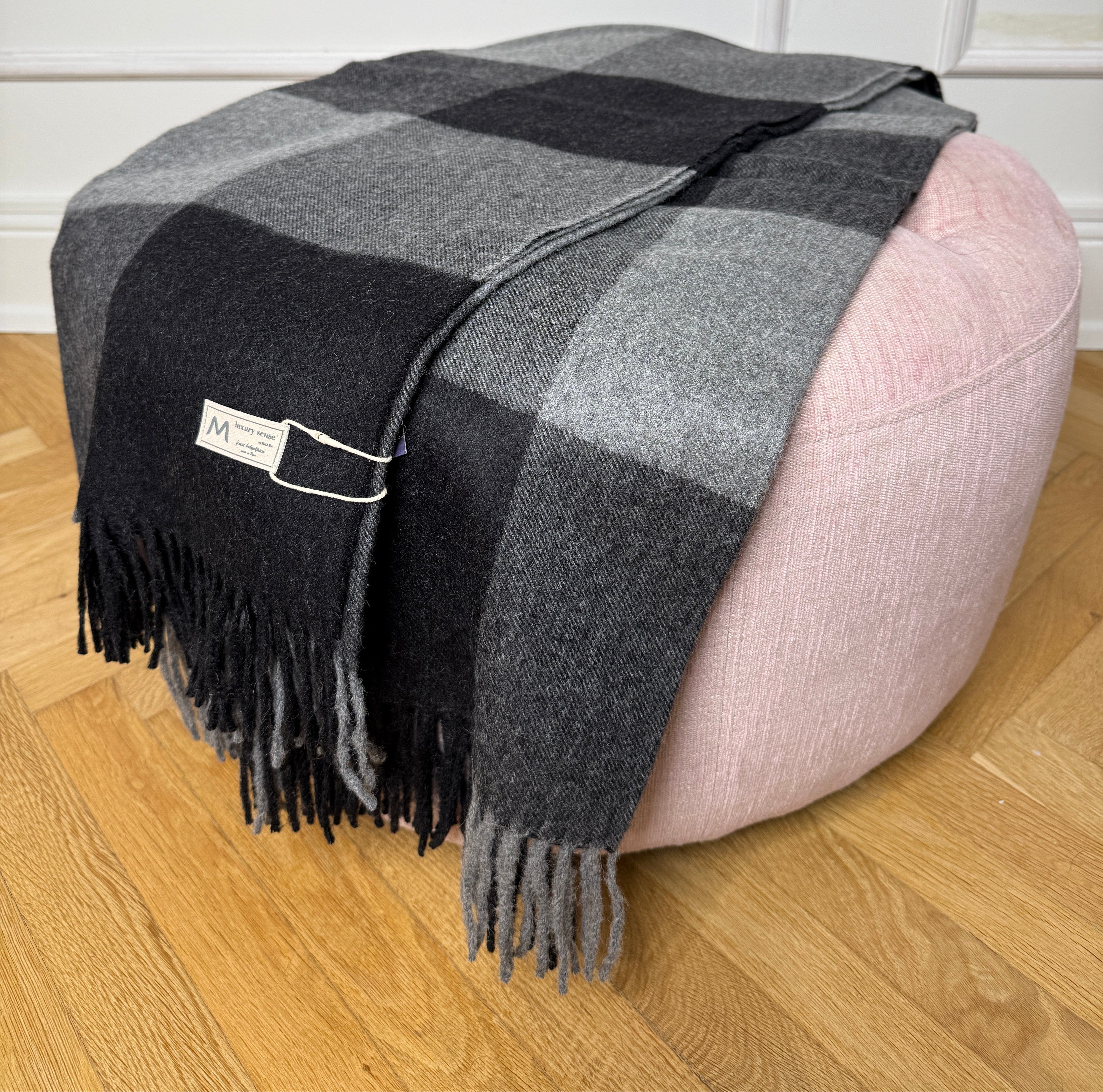 Uldplaid i 100% baby alpaca uld - Sort/grå m. tern Uldplaid Uldplaiden
