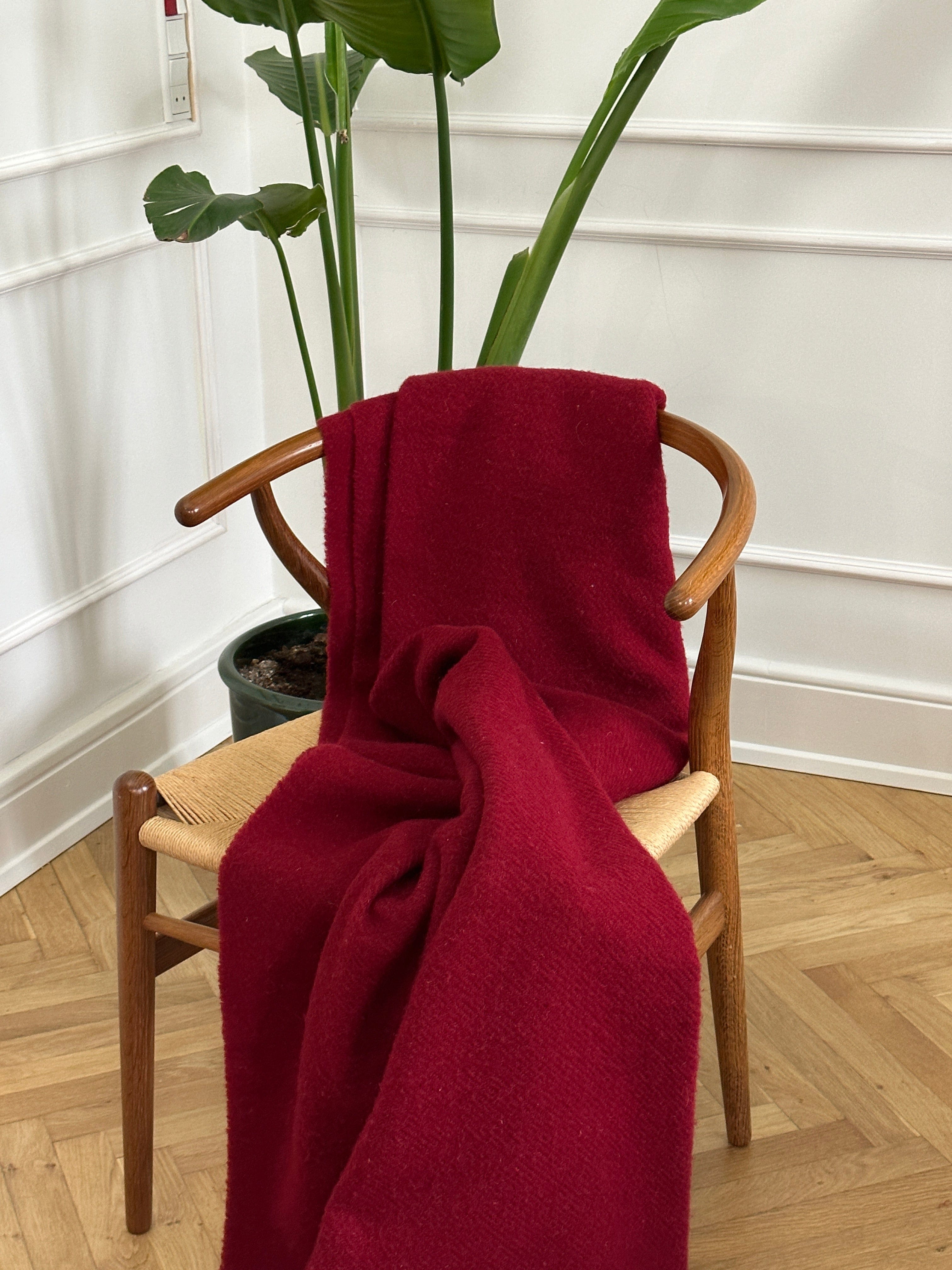 Uldplaid i 100% uld -  Mørk Rød (140x200 cm) Uldplaid Uldplaiden