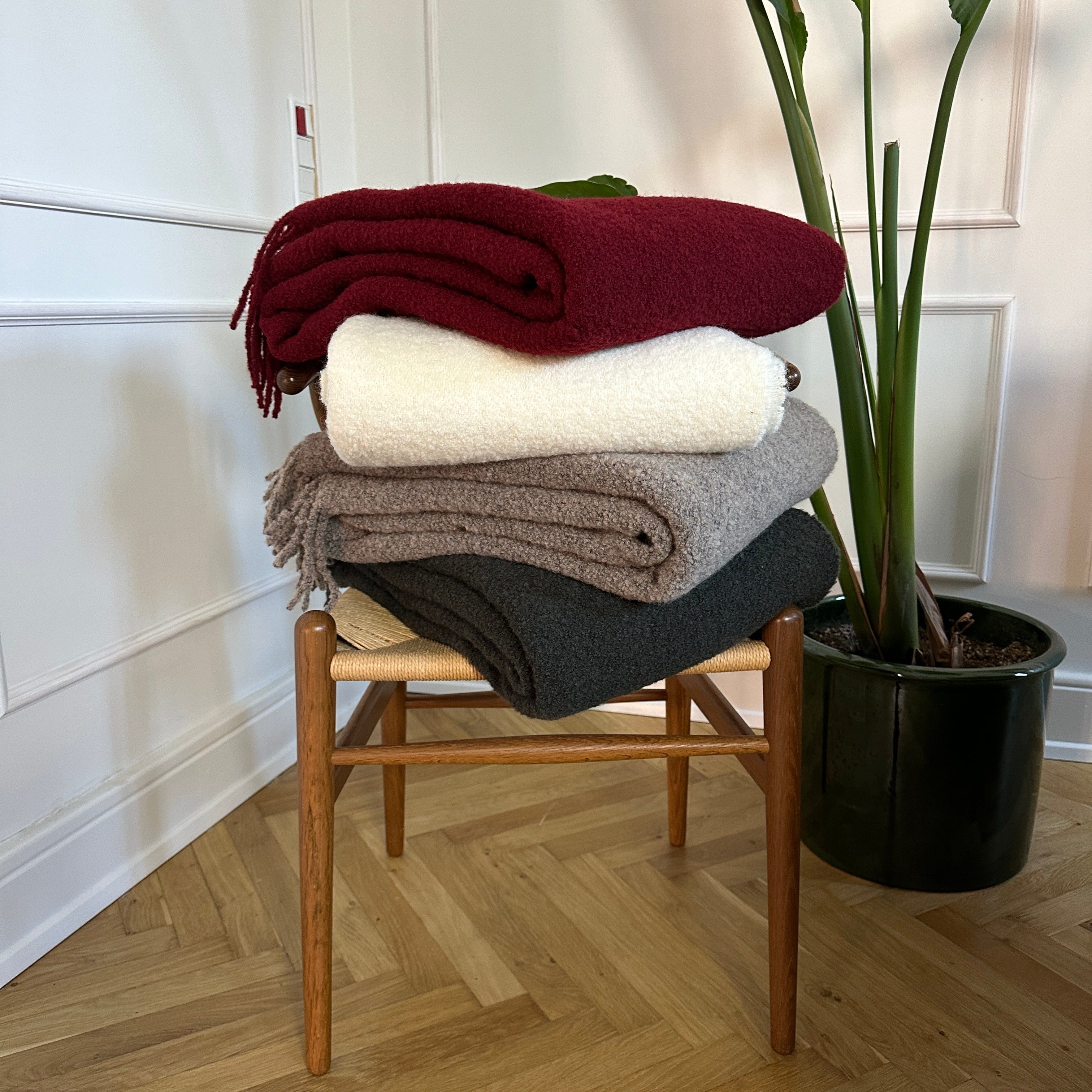 Uldplaid i uld - Hvid Boucle (140x200 cm) Uldplaid Uldplaiden