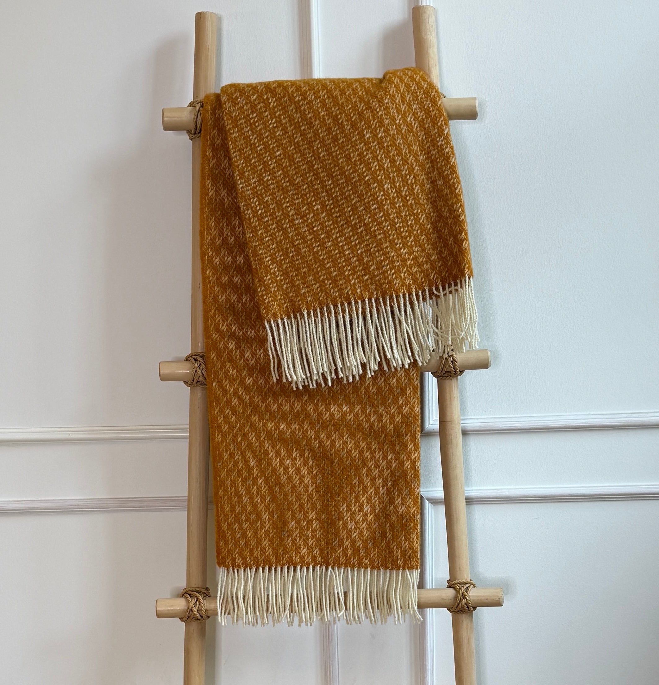 Uldplaid i 100% newzealandsk uld - Mustard Gul m. mønster