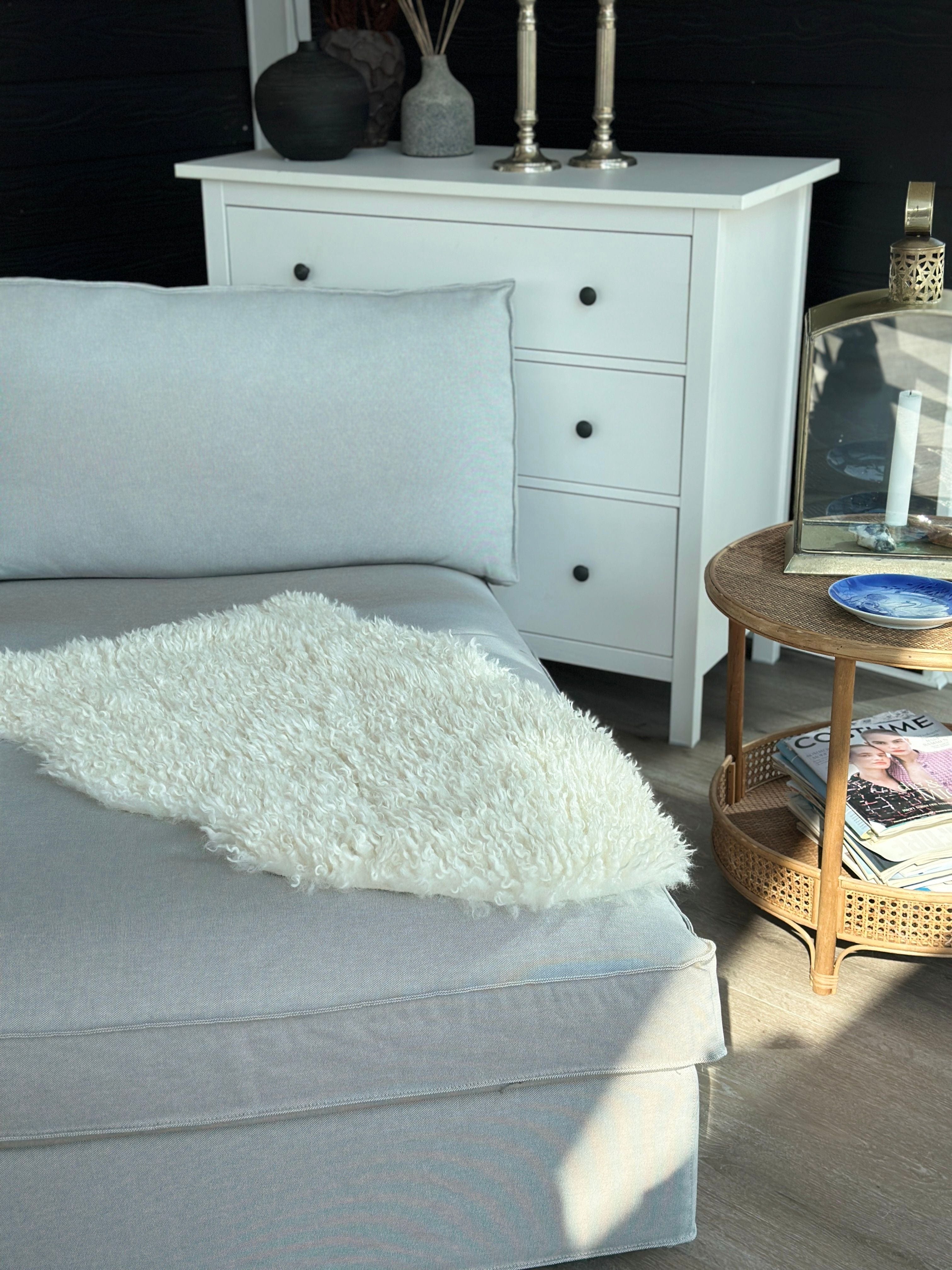 Imiteret krøllet lammeskind - lys beige Lammeskind Lammeskind