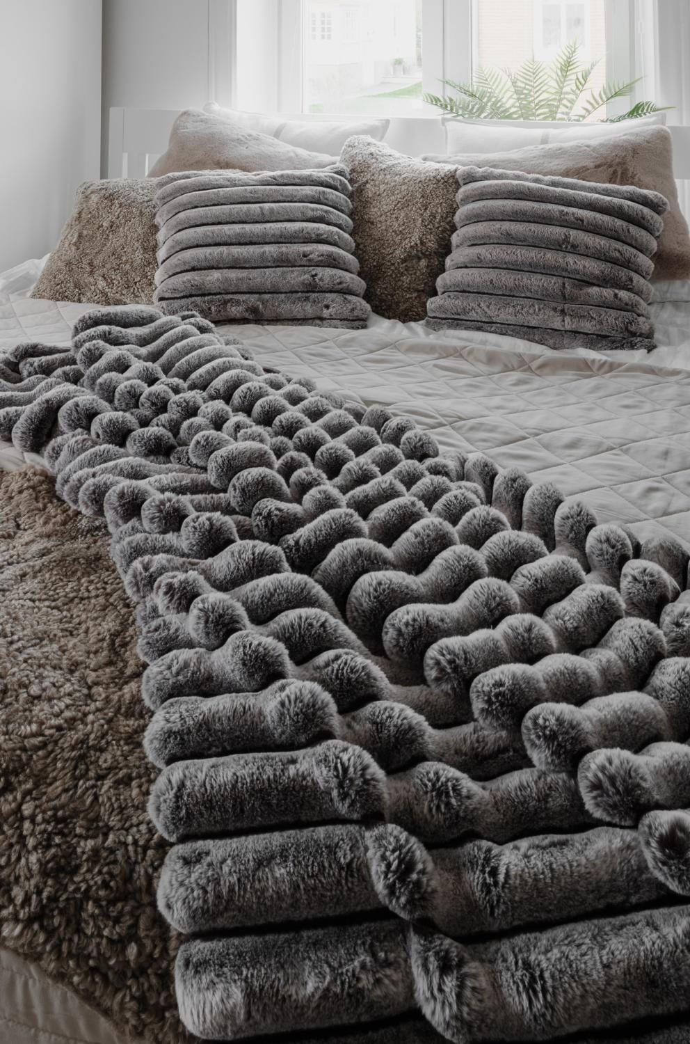 Faux fur tæppe - Smoke Lammeskind OtherStuff