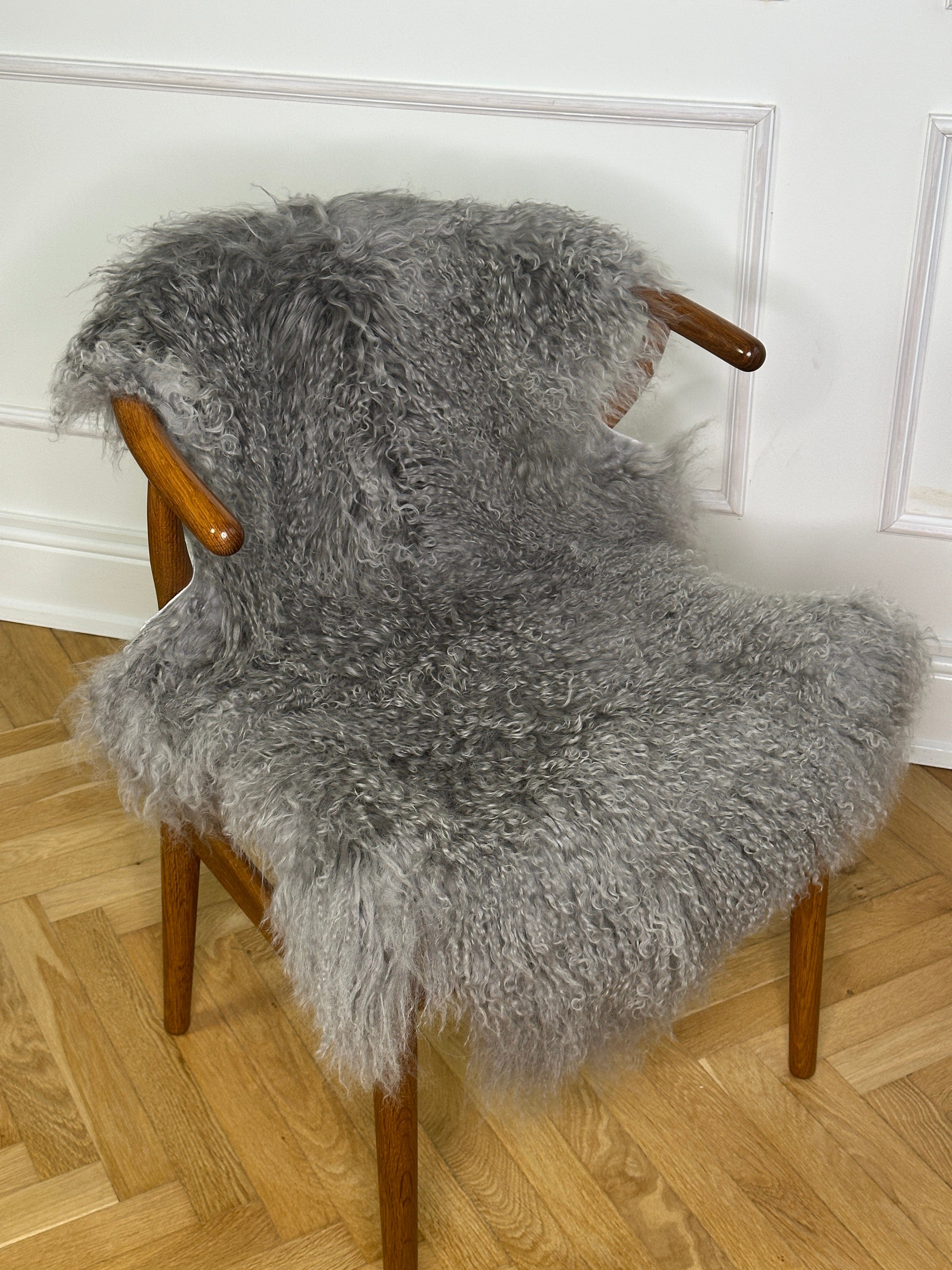 Langhåret lammeskind - Taupe Uldplaiden.dk