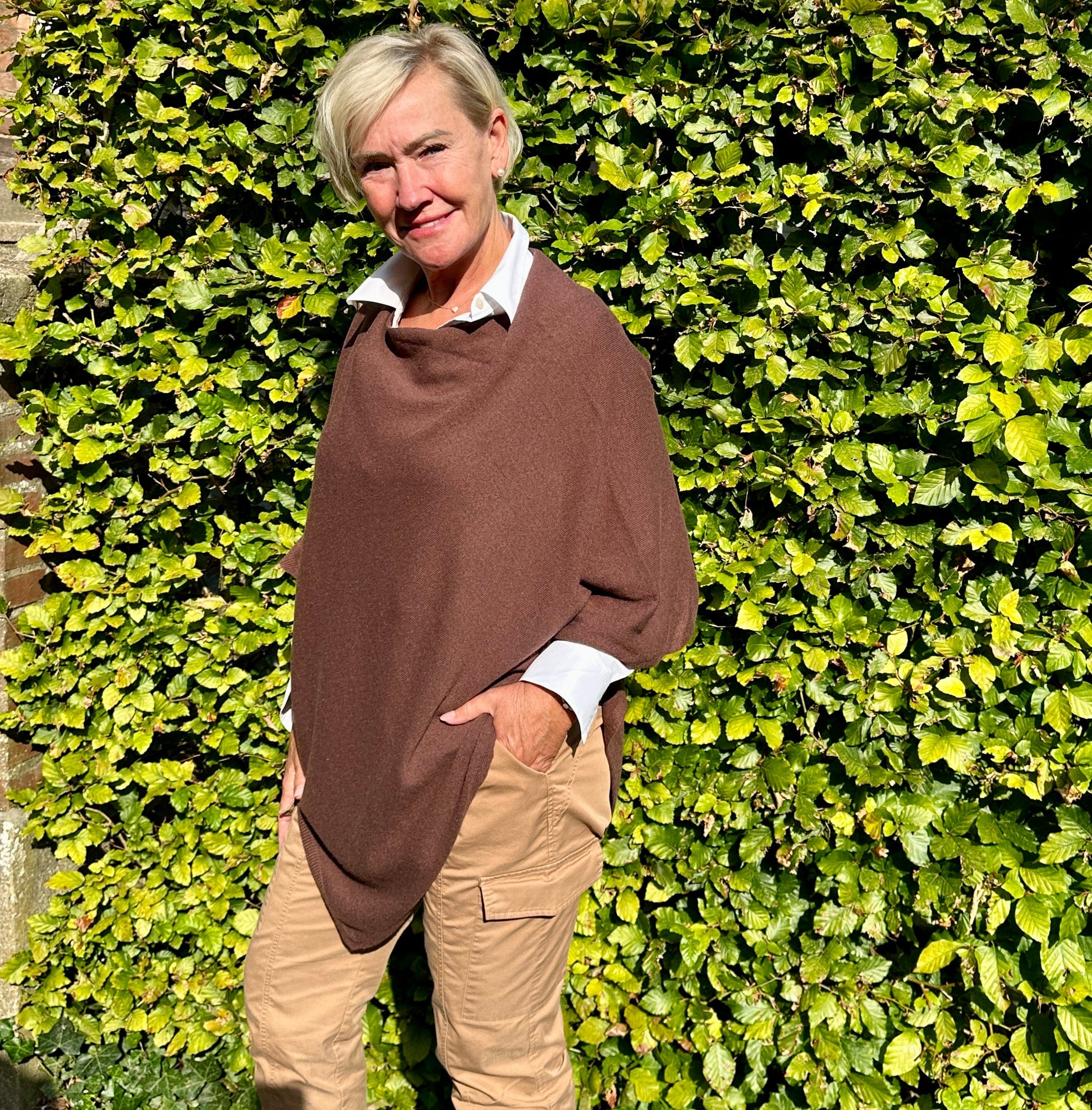 Poncho i 10% Cashmere - Mørkebrun Uldplaiden.dk