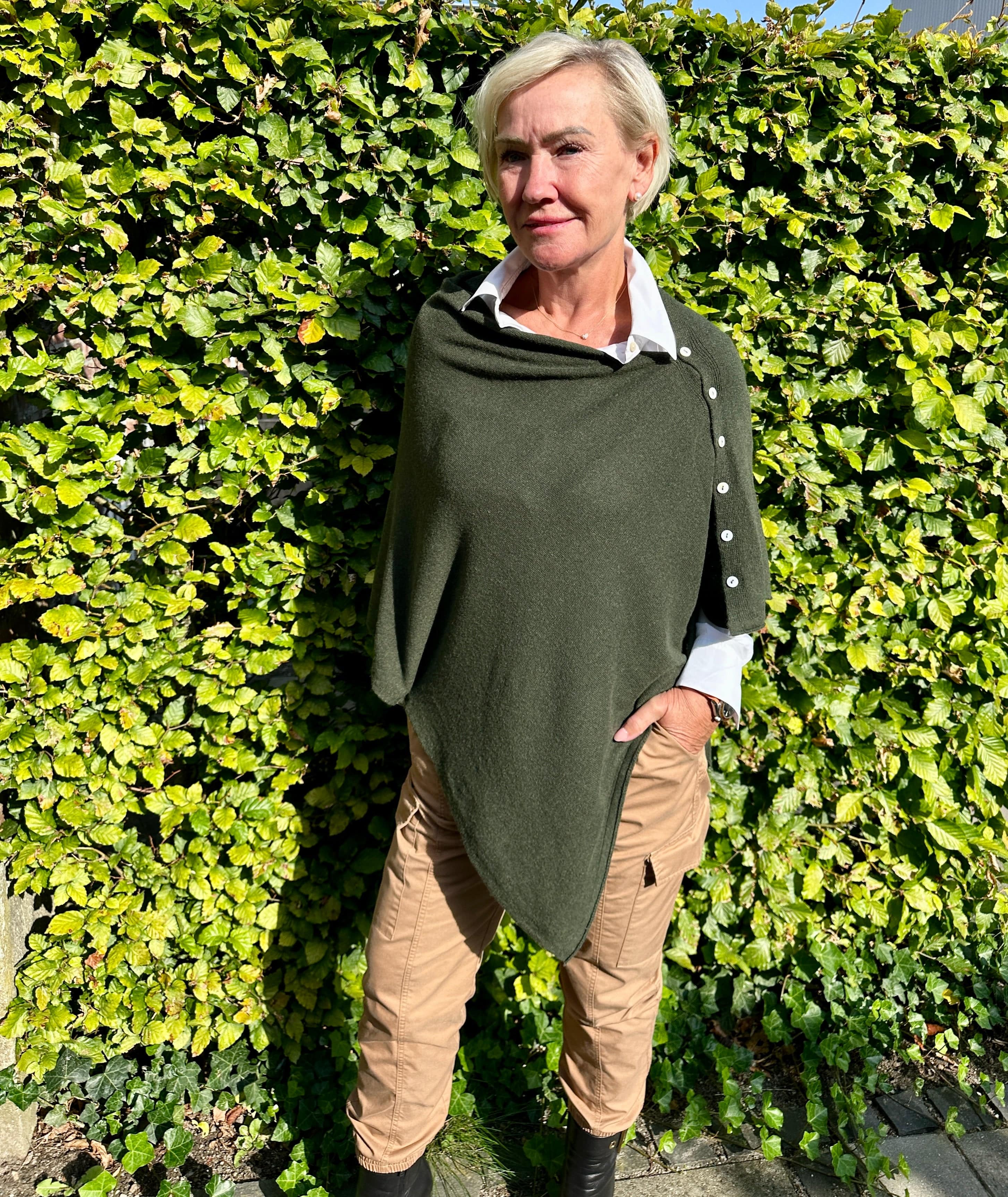 Poncho i 10% Cashmere - Mørkegrøn Uldplaiden.dk