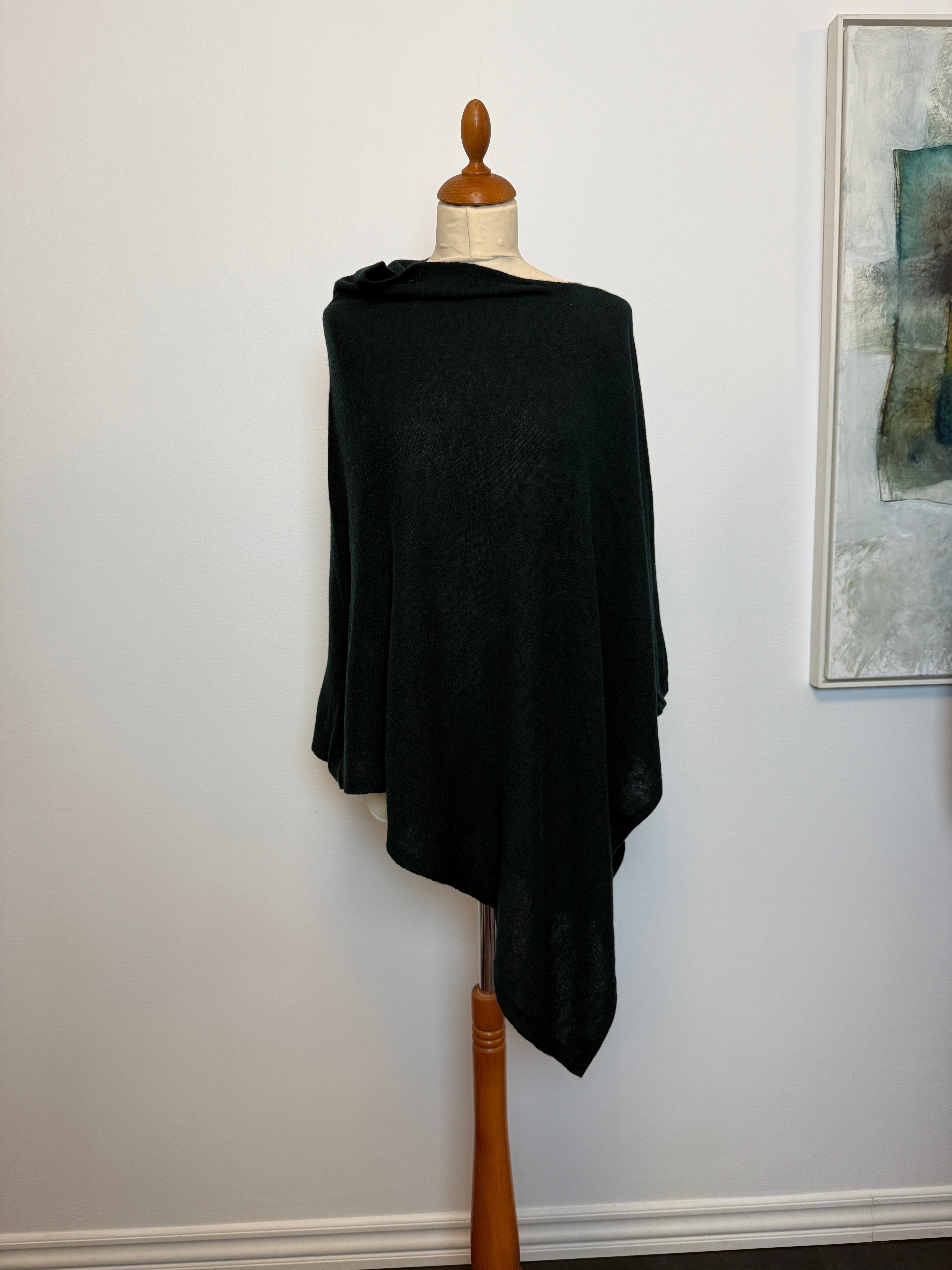 Poncho i 5% cashmere - Mørkegrøn Uldplaiden.dk