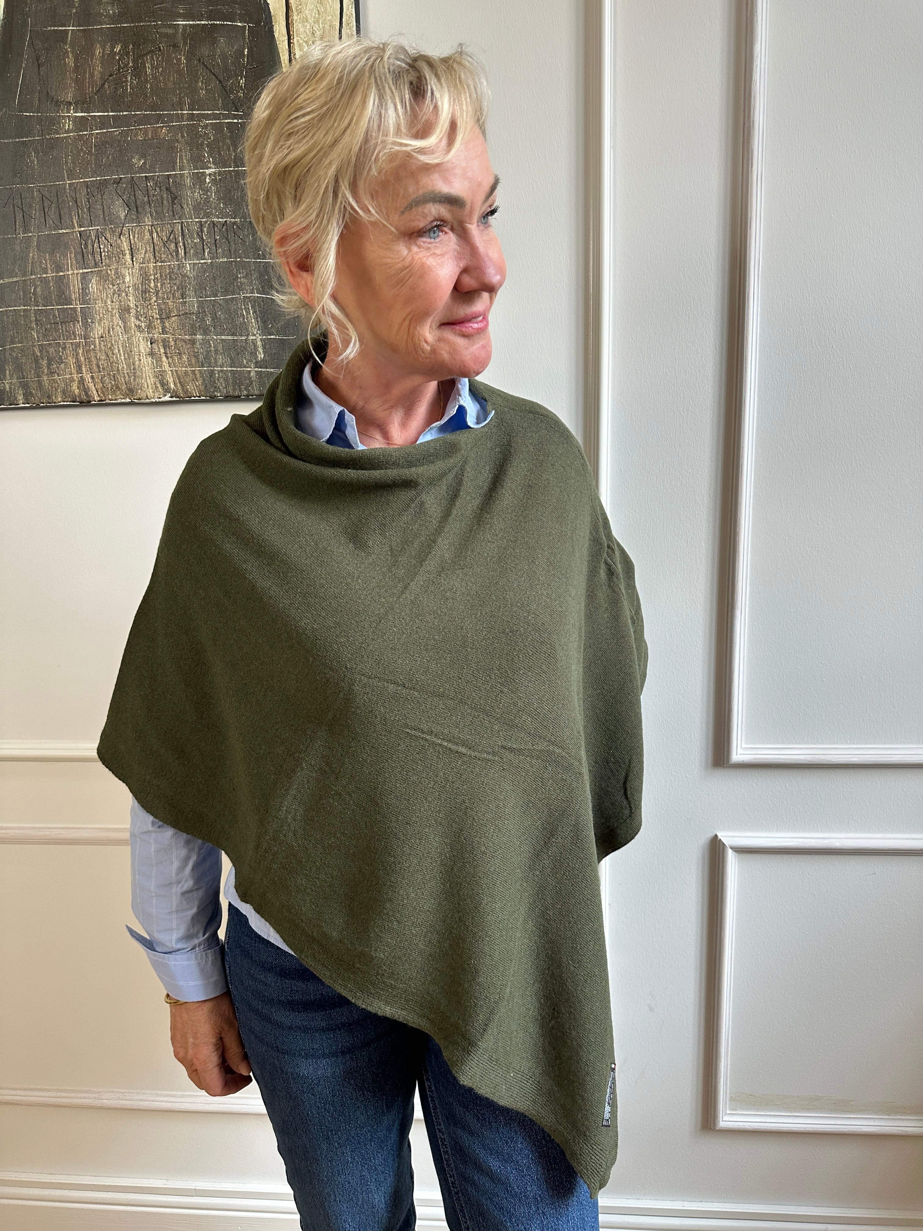 Poncho i 5% cashmere - Mørkegrøn Uldplaiden.dk