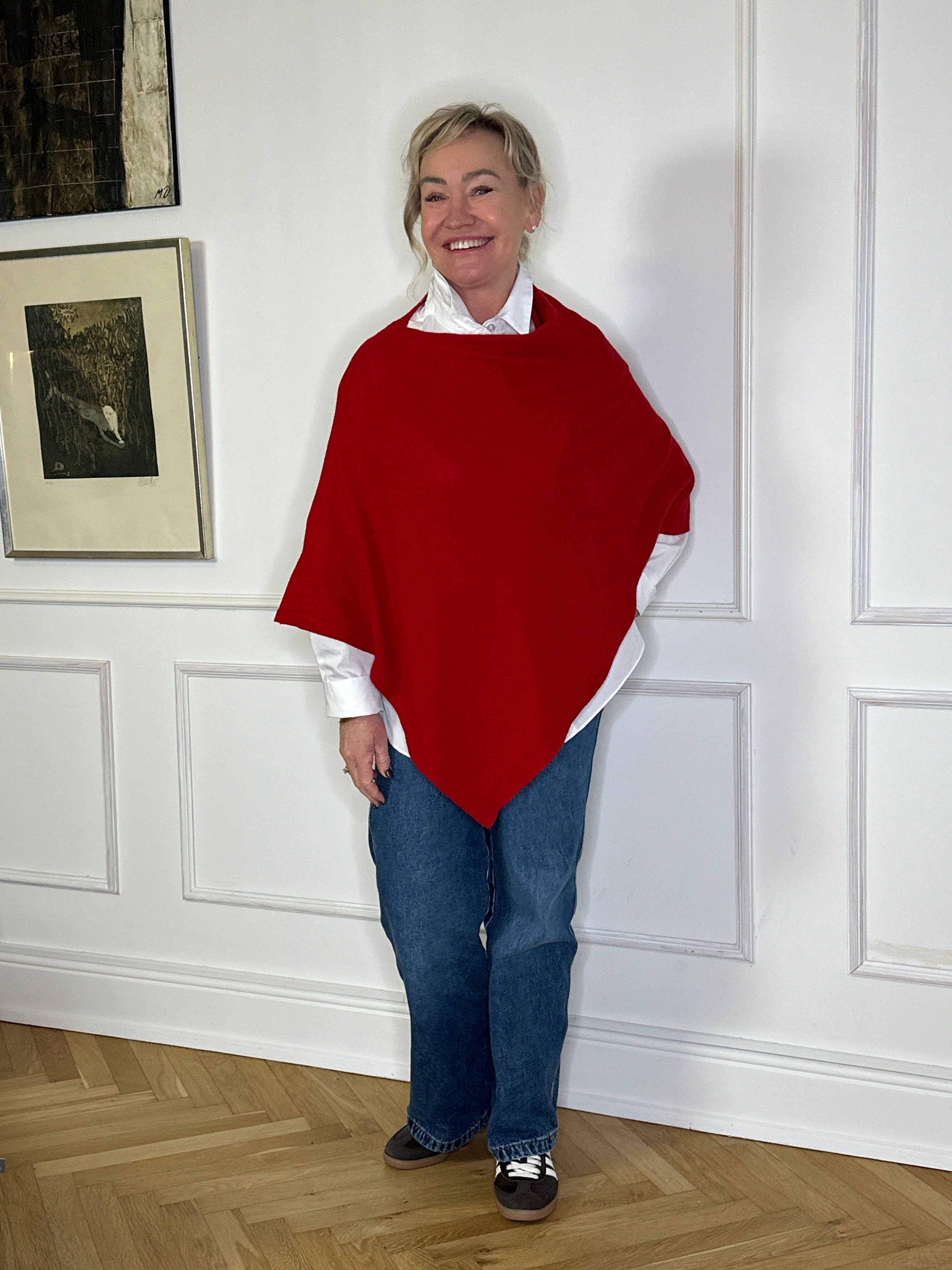 Poncho i 5% cashmere - rød Uldplaiden.dk