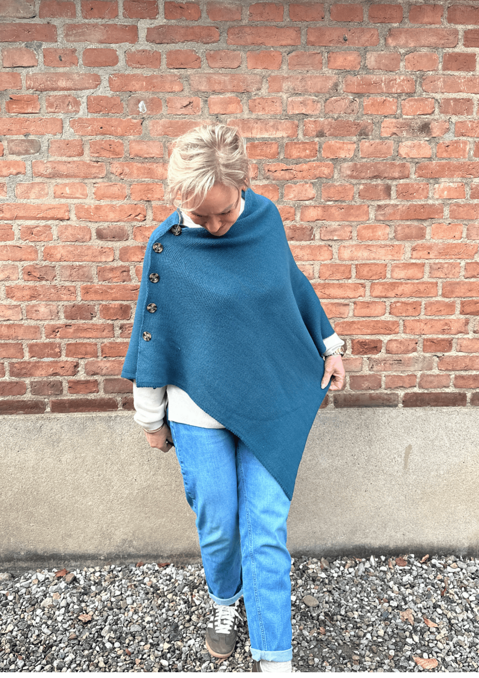 Poncho med knapper - blågrøn Uldplaiden.dk