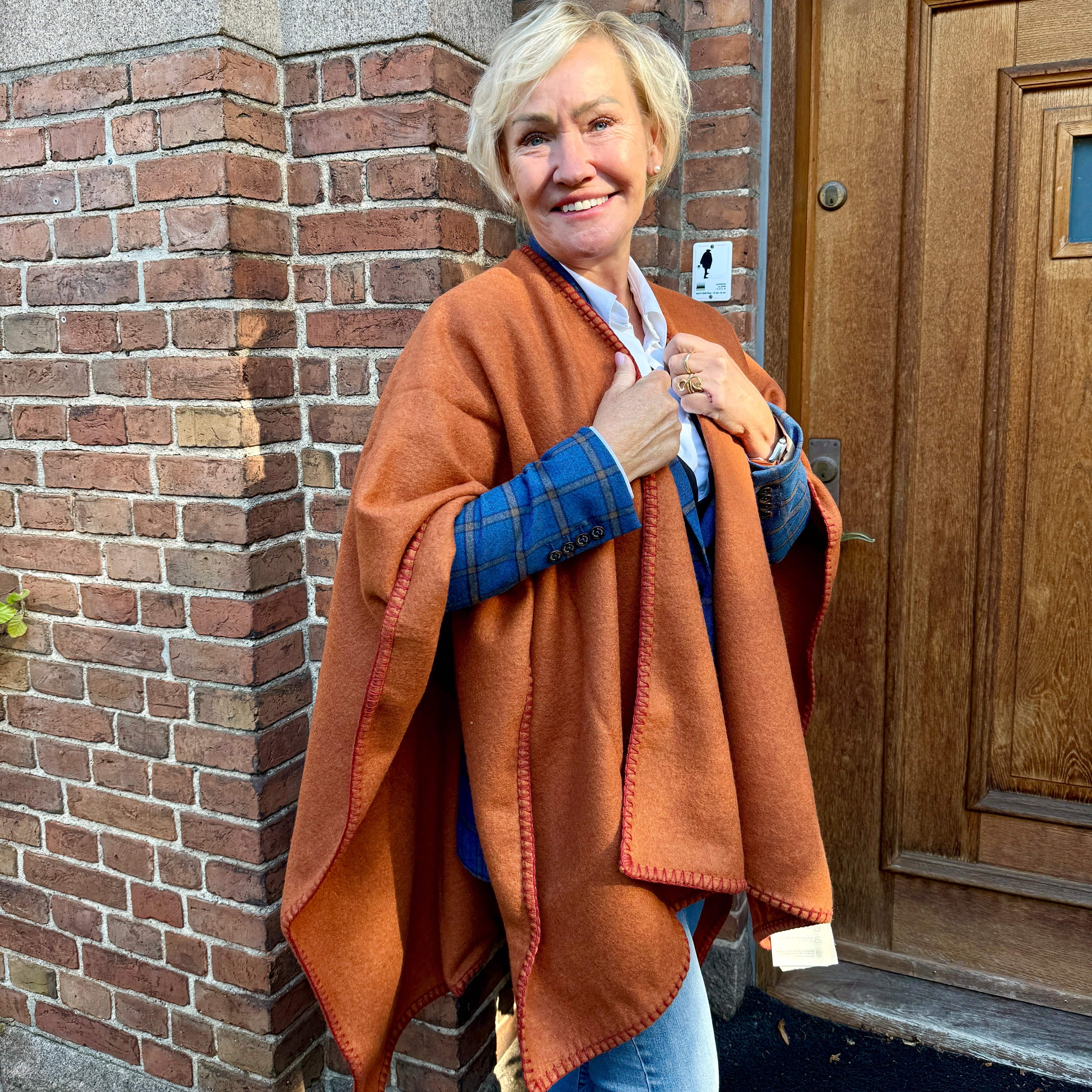 Poncho i 100% merinould - Orange Poncho Uldplaiden.dk