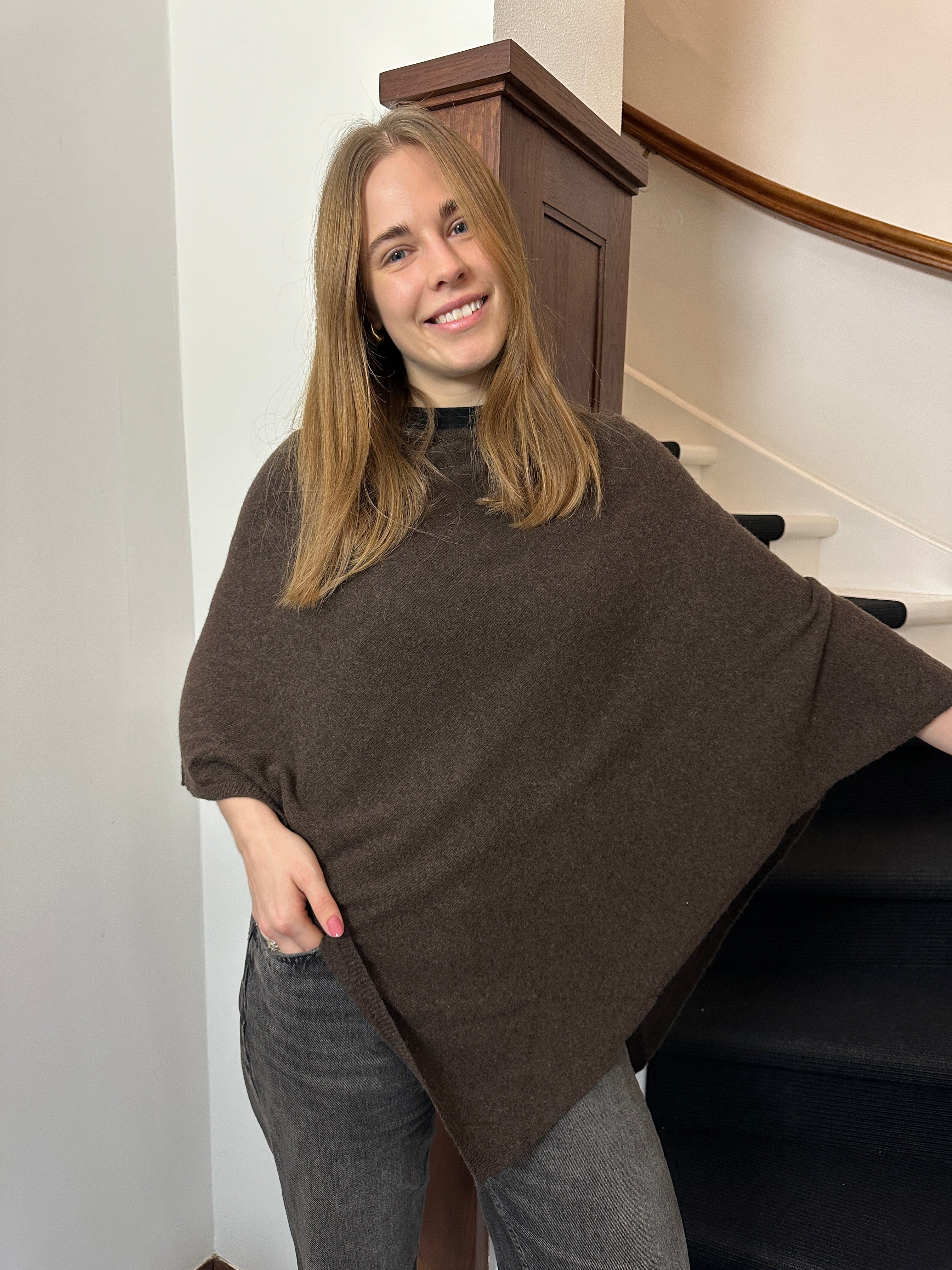 Poncho i 5% cashmere - Brun (80x100cm) Poncho Uldplaiden.dk