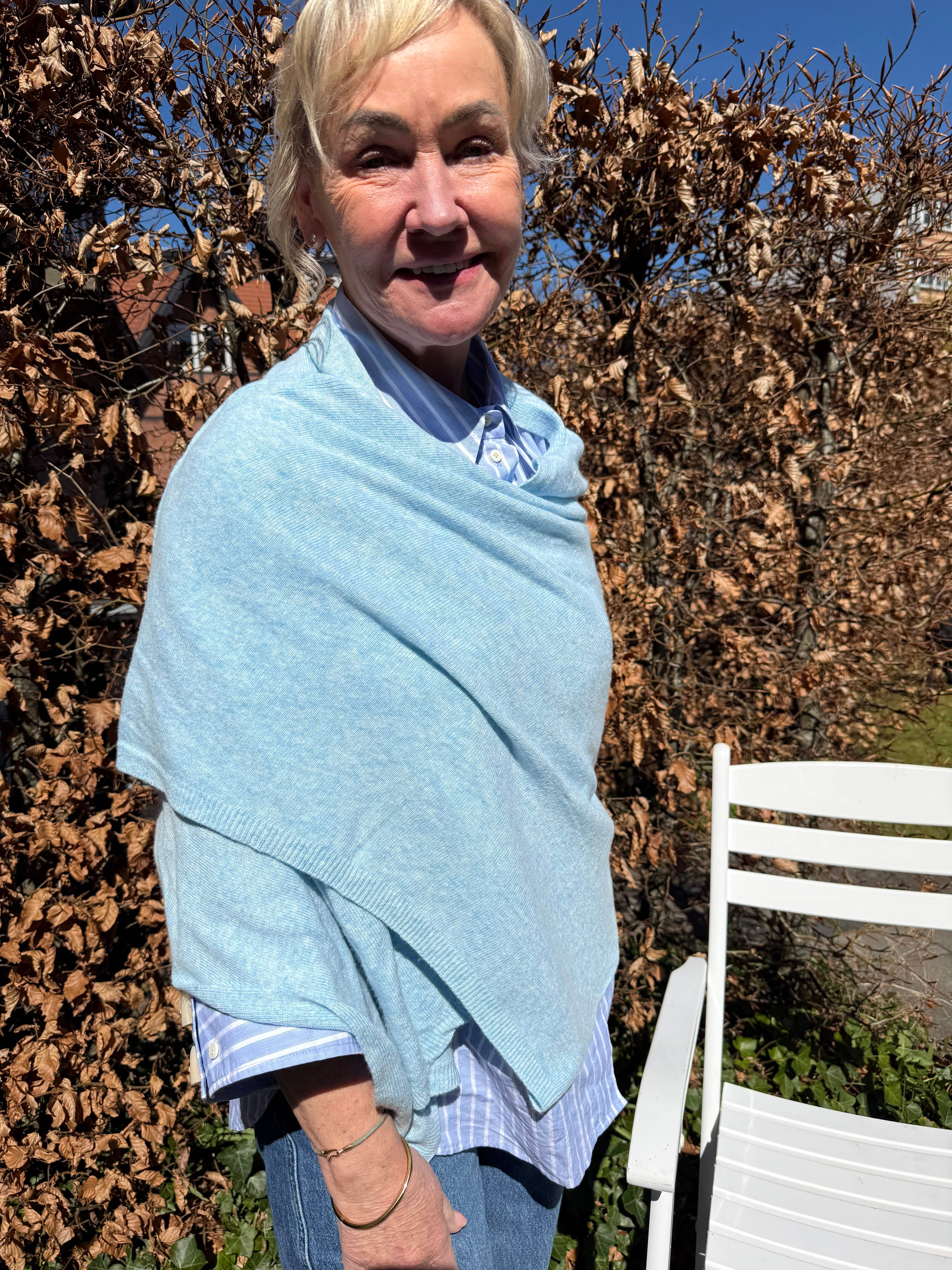 Sjal i 5% cashmere - Meleret isblå Uldplaiden.dk