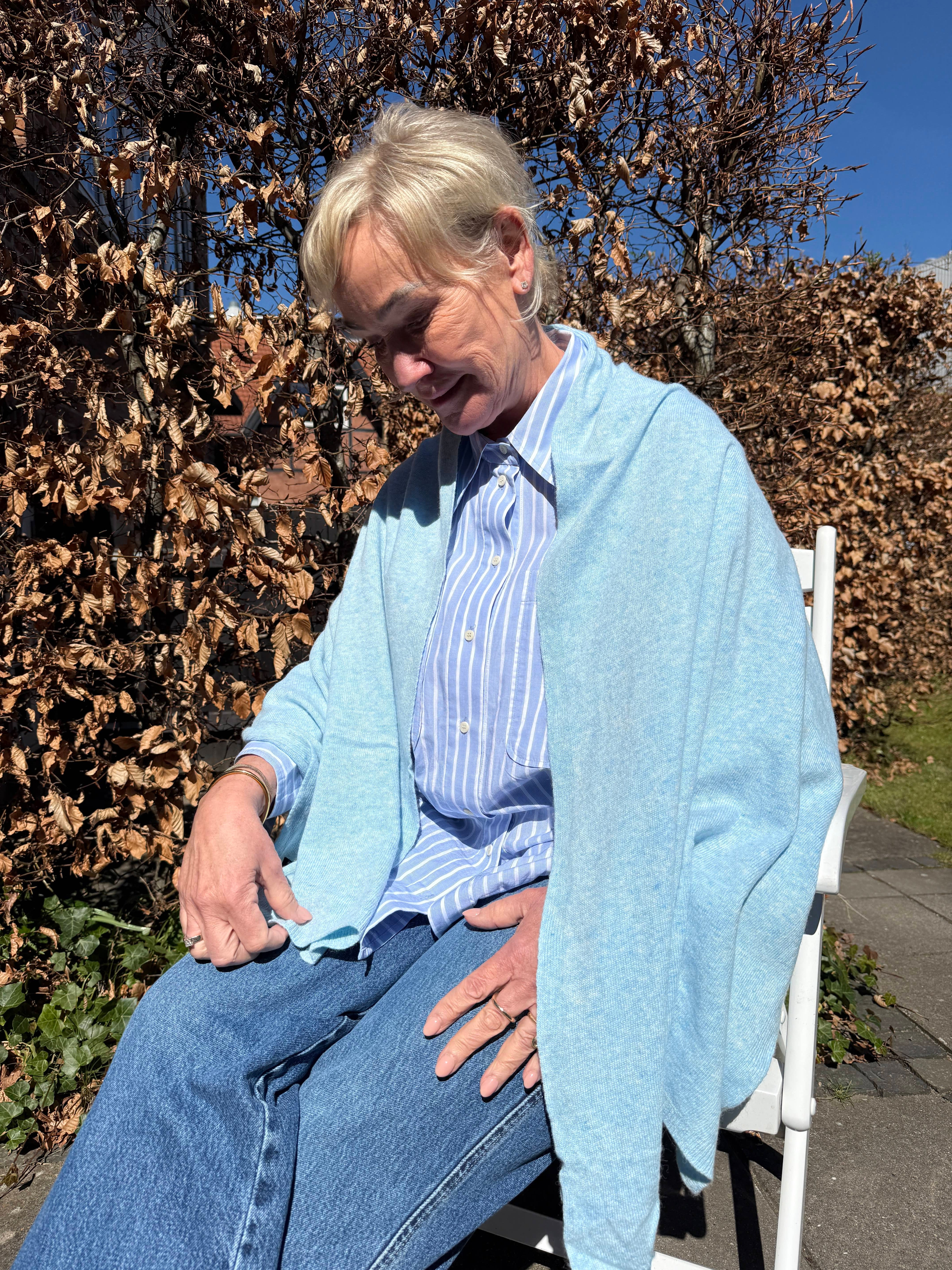 Sjal i 5% cashmere - Meleret isblå Uldplaiden.dk