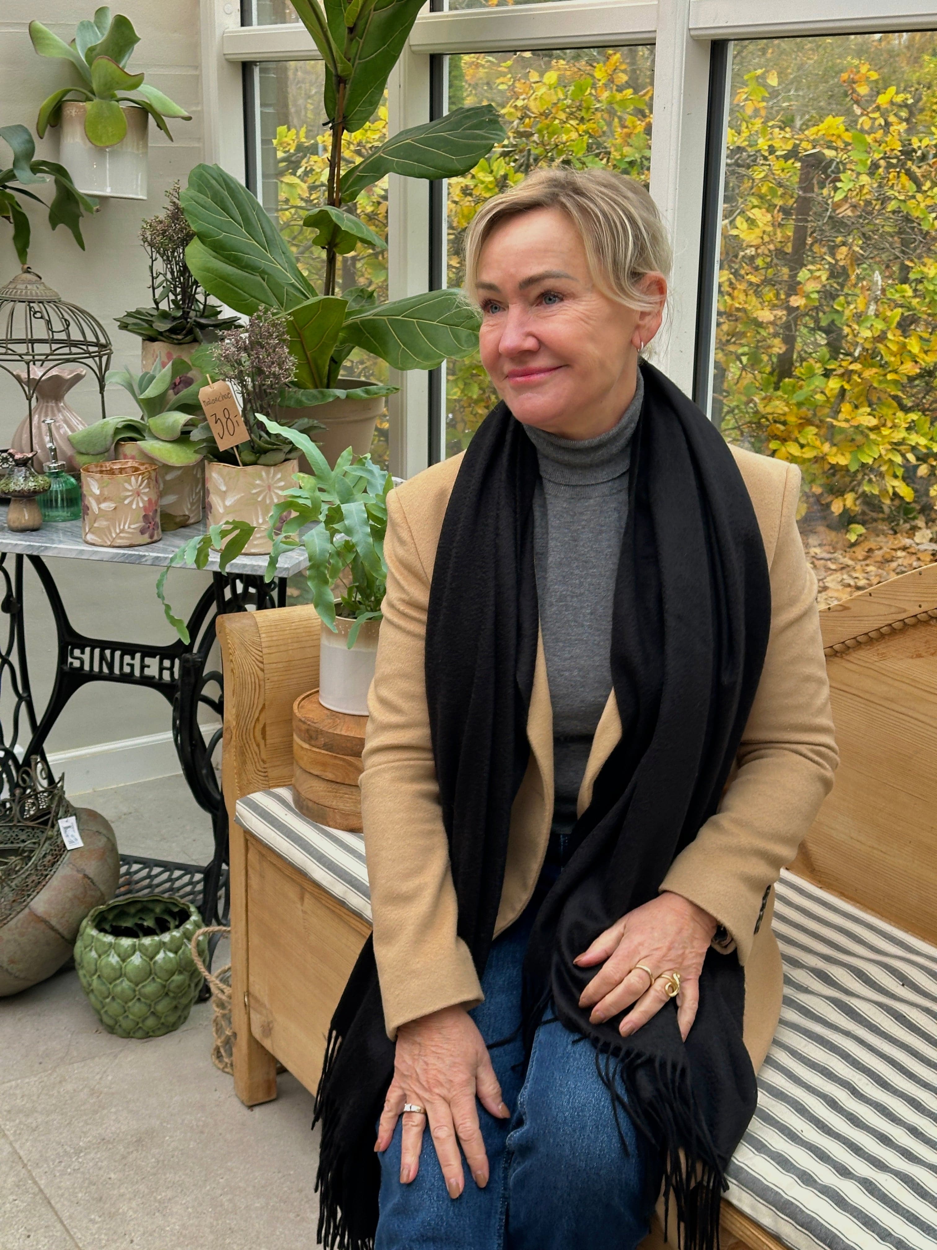 Sjal i 100% Cashmere - Sort Tørklæder og sjaler Uldplaiden