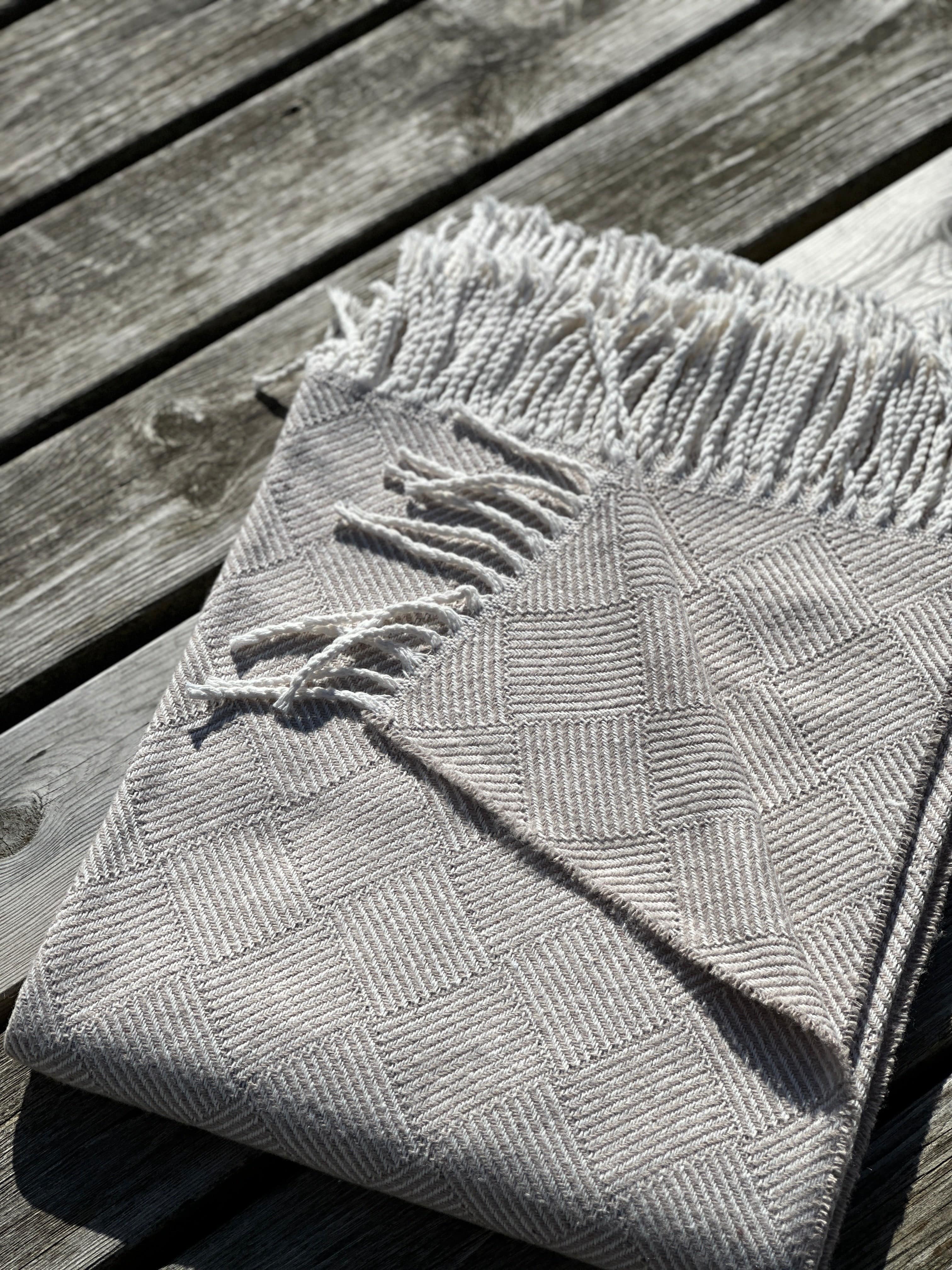 Recycled Bomuldsplaid - Beige m. Tern (140x200 cm) Uldplaid Uldplaiden