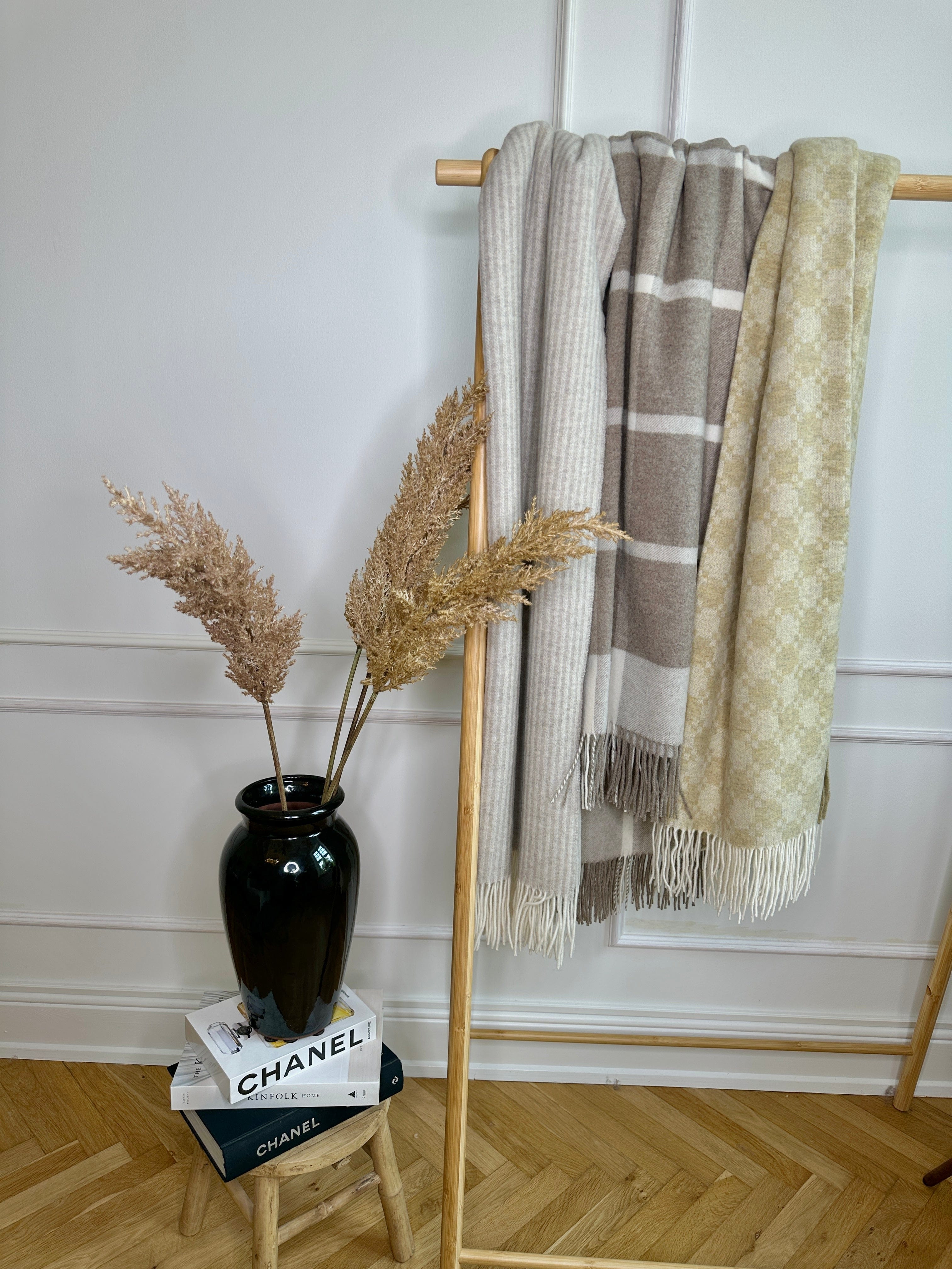 Uldplaid i 10% Cashmere - Beige m. Tynde Striber (140x200 cm) Uldplaid Uldplaiden