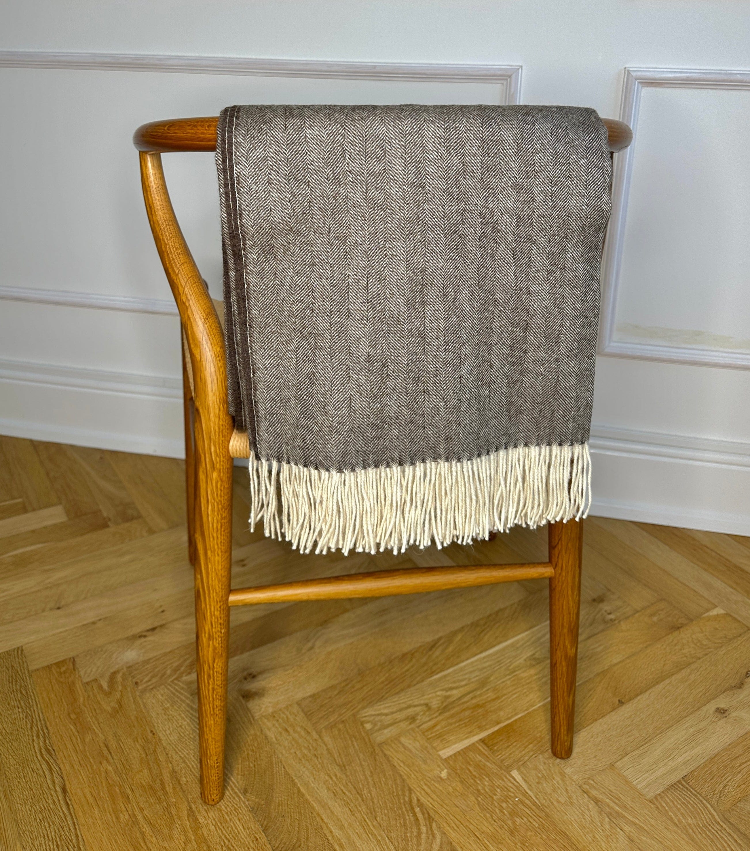 Uldplaid i 100% baby alpaca uld - lys brun m. sildebensmønster Uldplaid Uldplaiden