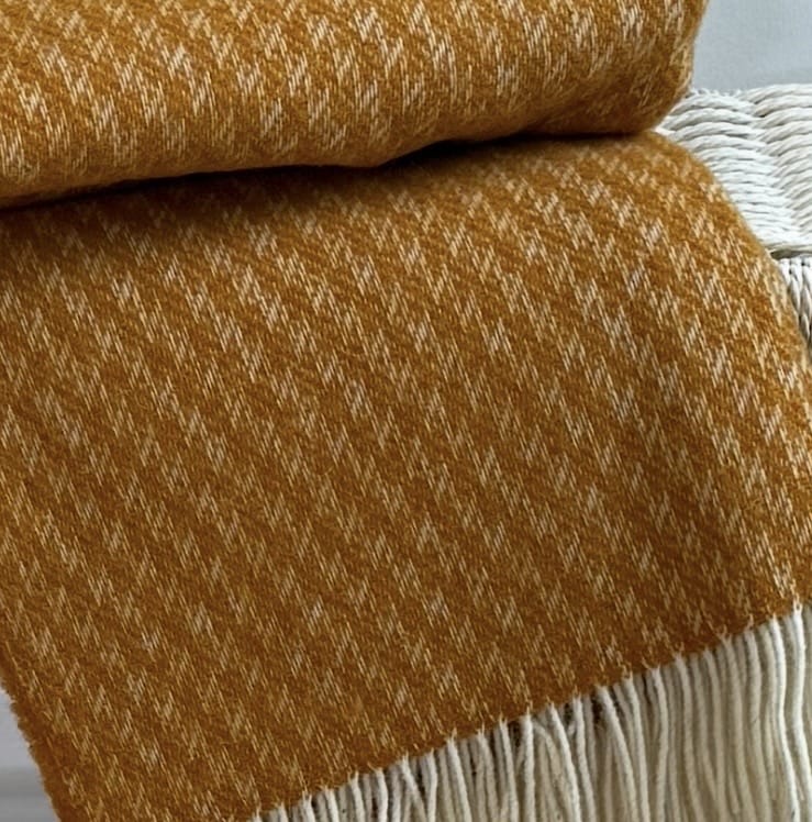 Uldplaid i 100% newzealandsk uld - Mustard Gul m. mønster Uldplaid Uldplaiden