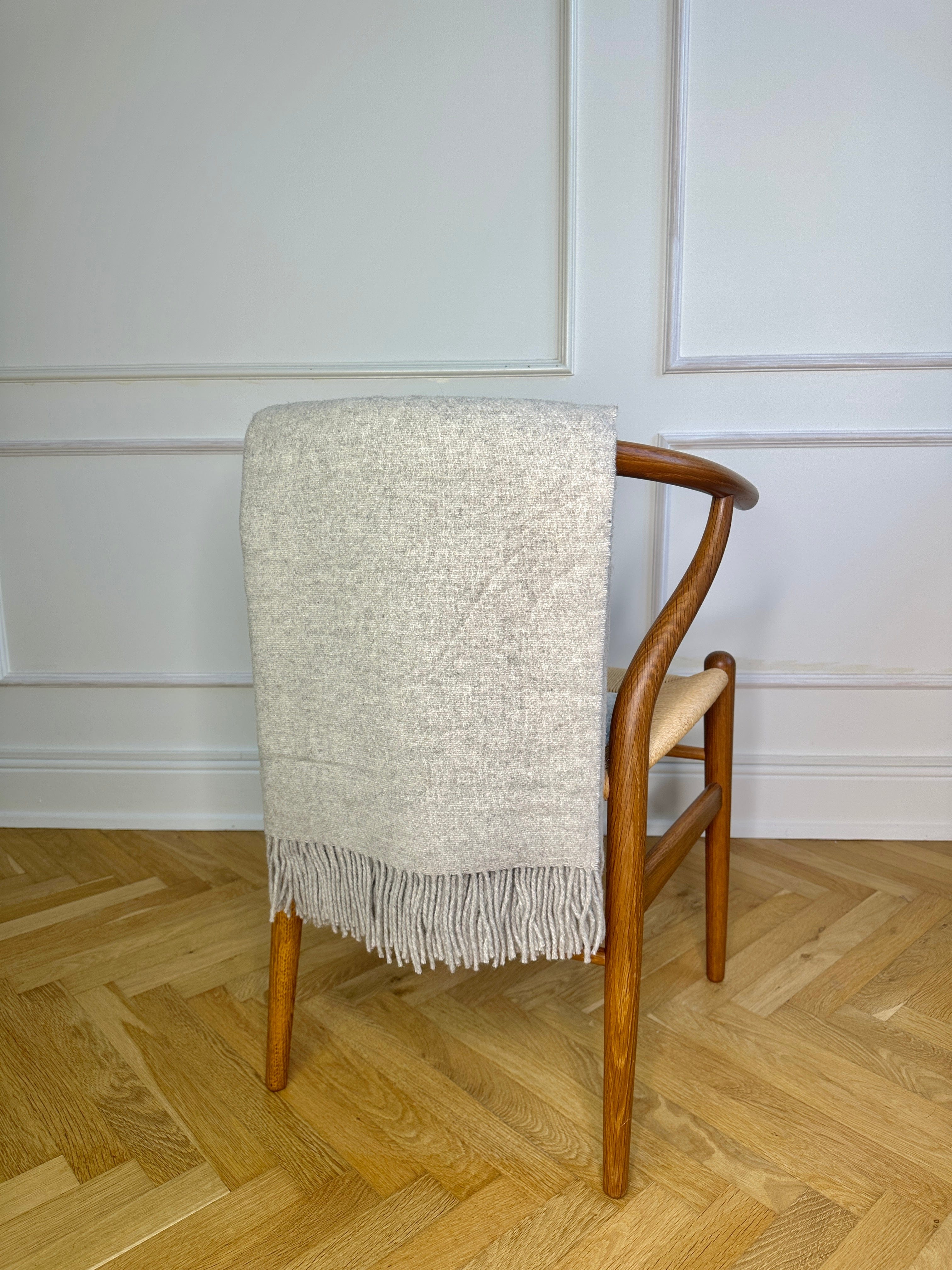Uldplaid i Merinould - Dobbeltsidet Beige (140x200 cm.) Uldplaid Uldplaiden
